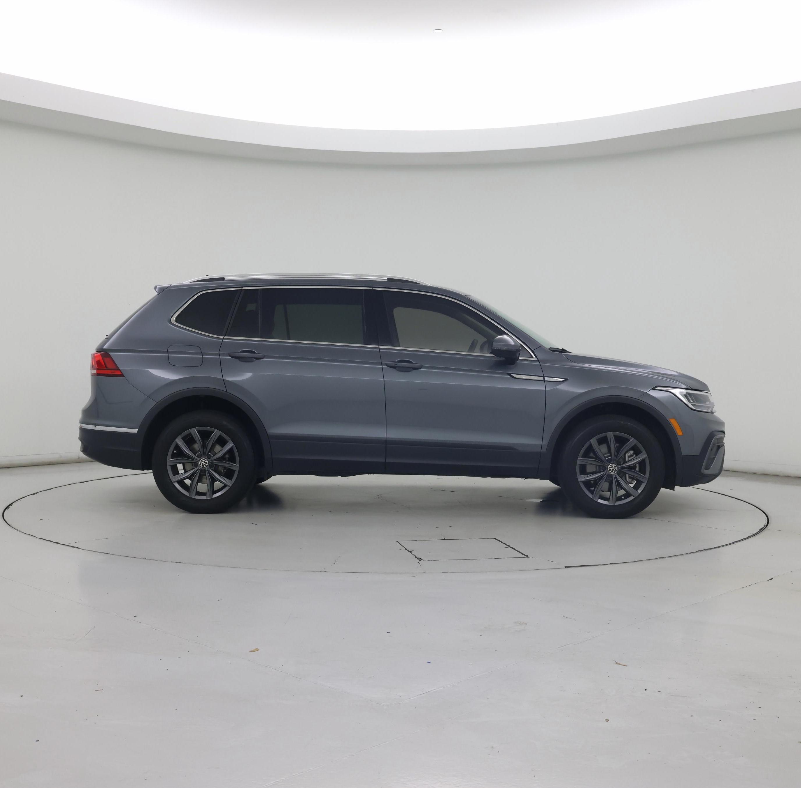 Thumbnail: 2023 Volkswagen Tiguan - 7