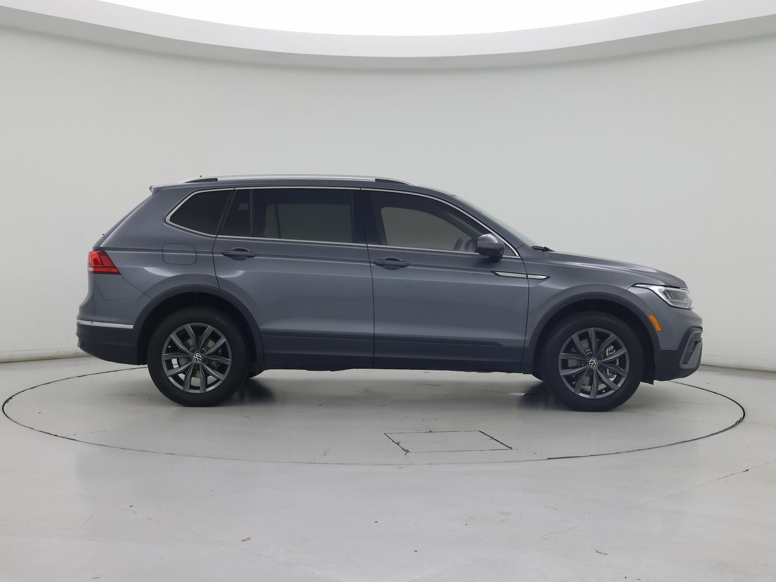 2023 Volkswagen Tiguan SE - Photo 8