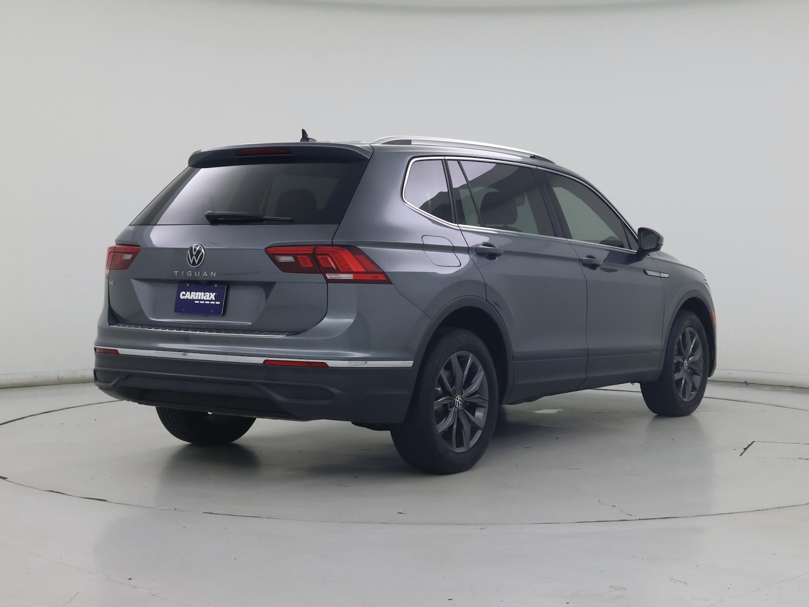 2023 Volkswagen Tiguan SE - Photo 9