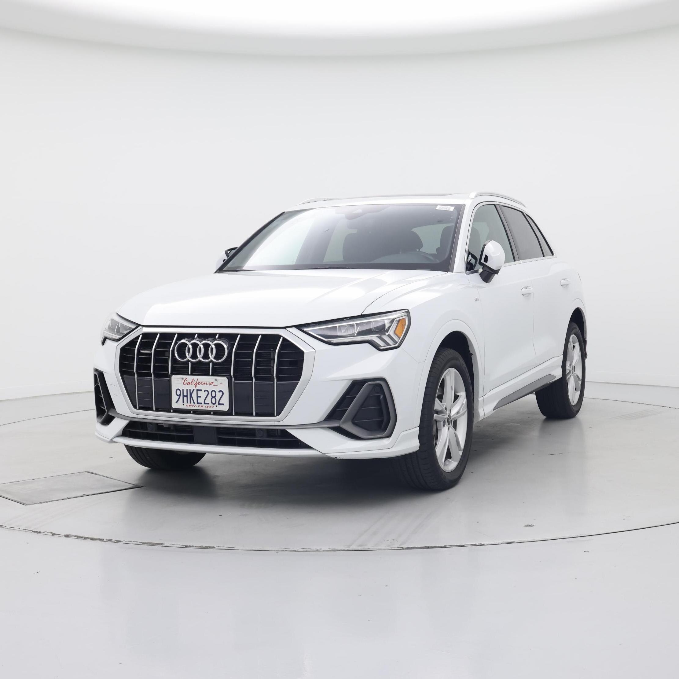 Thumbnail: 2023 Audi Q3 - 4