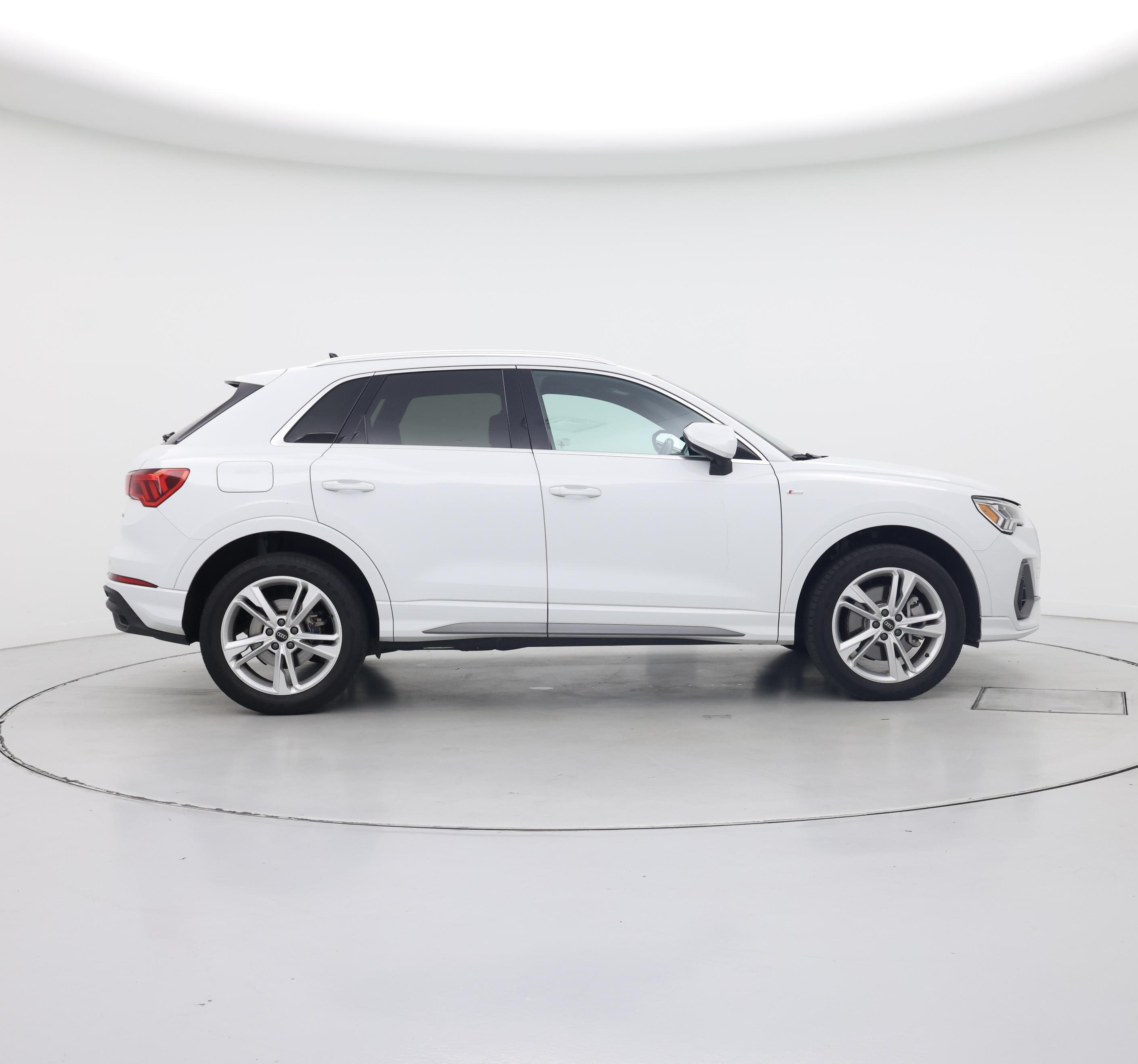 Thumbnail: 2023 Audi Q3 - 7