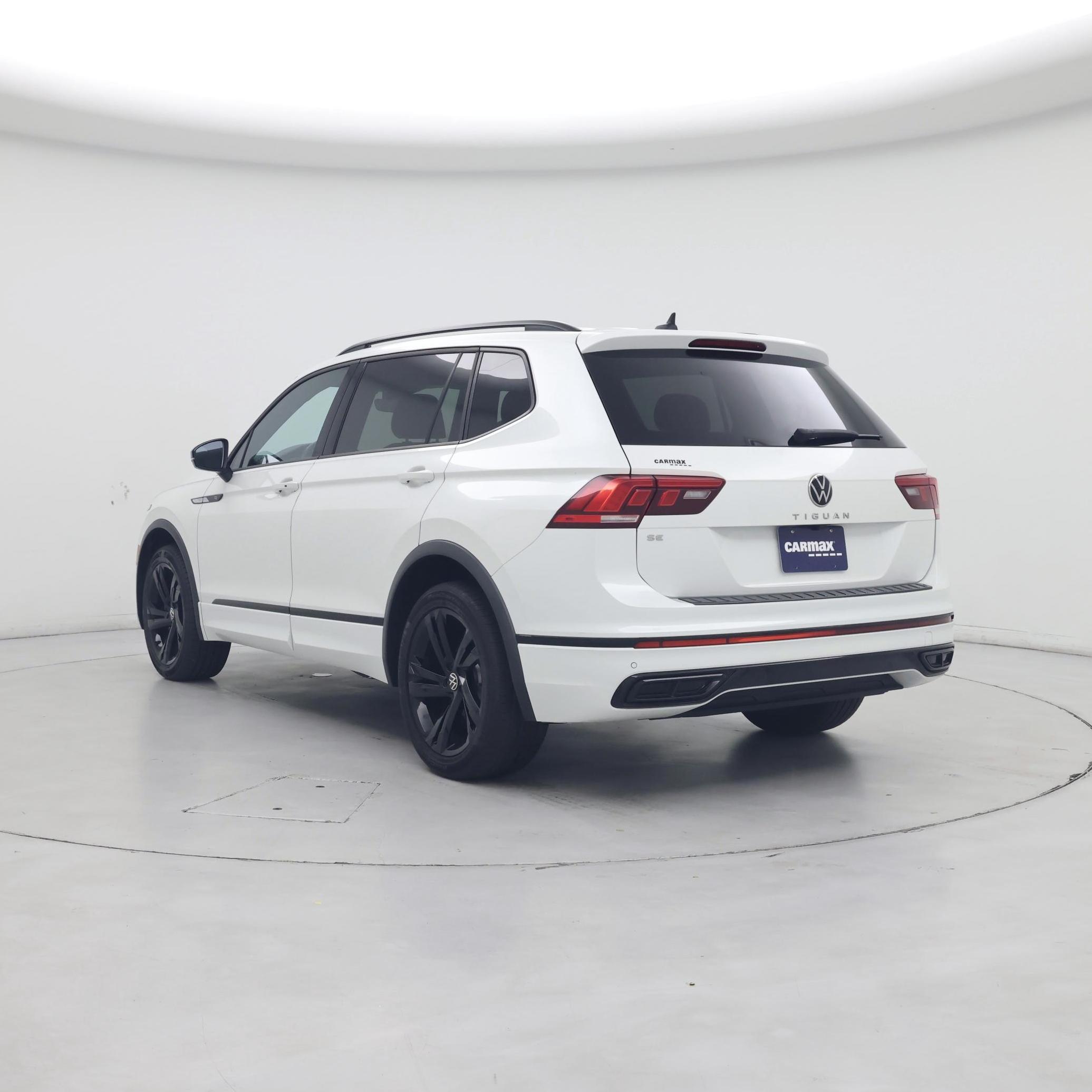 Thumbnail: 2023 Volkswagen Tiguan - 2