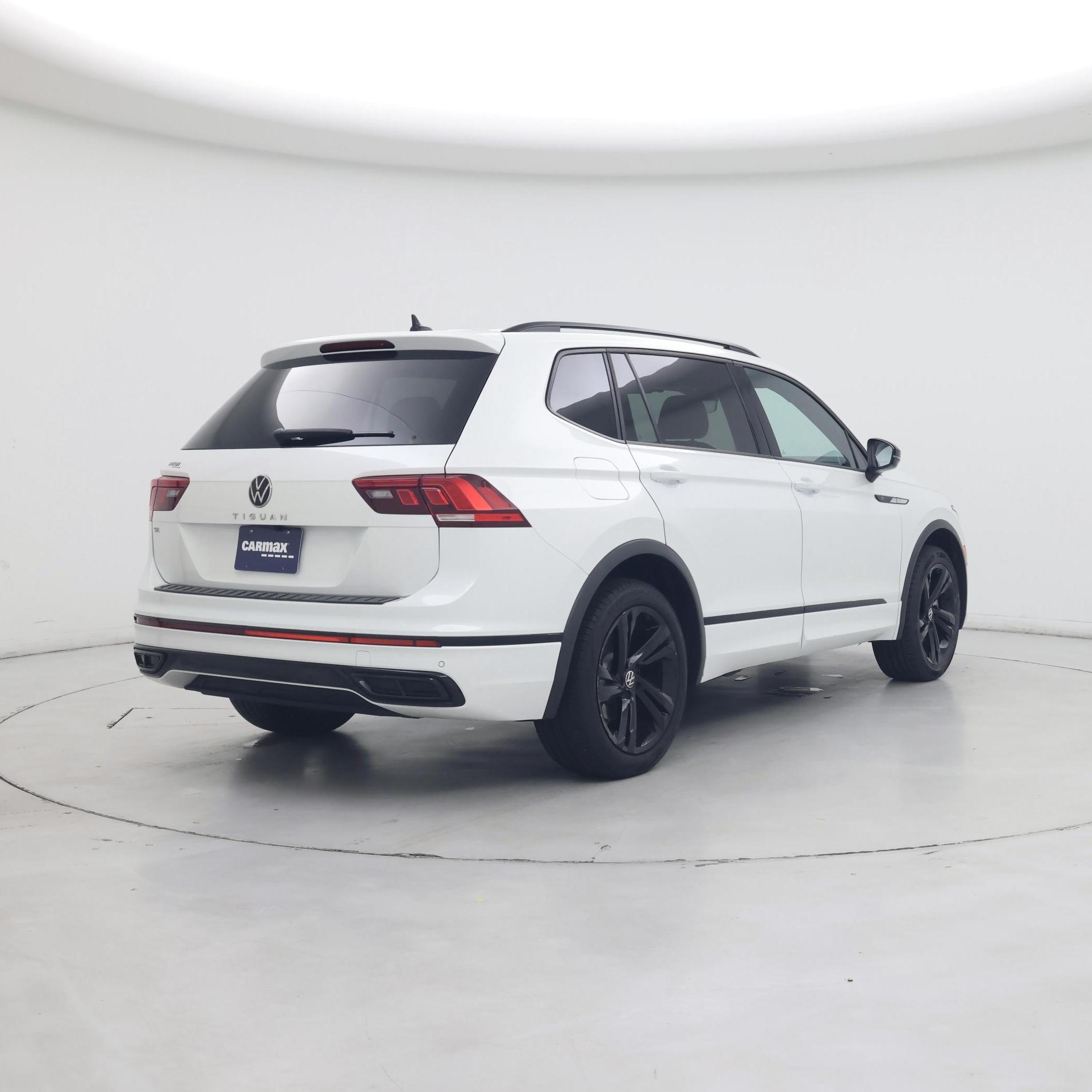 Thumbnail: 2023 Volkswagen Tiguan - 8
