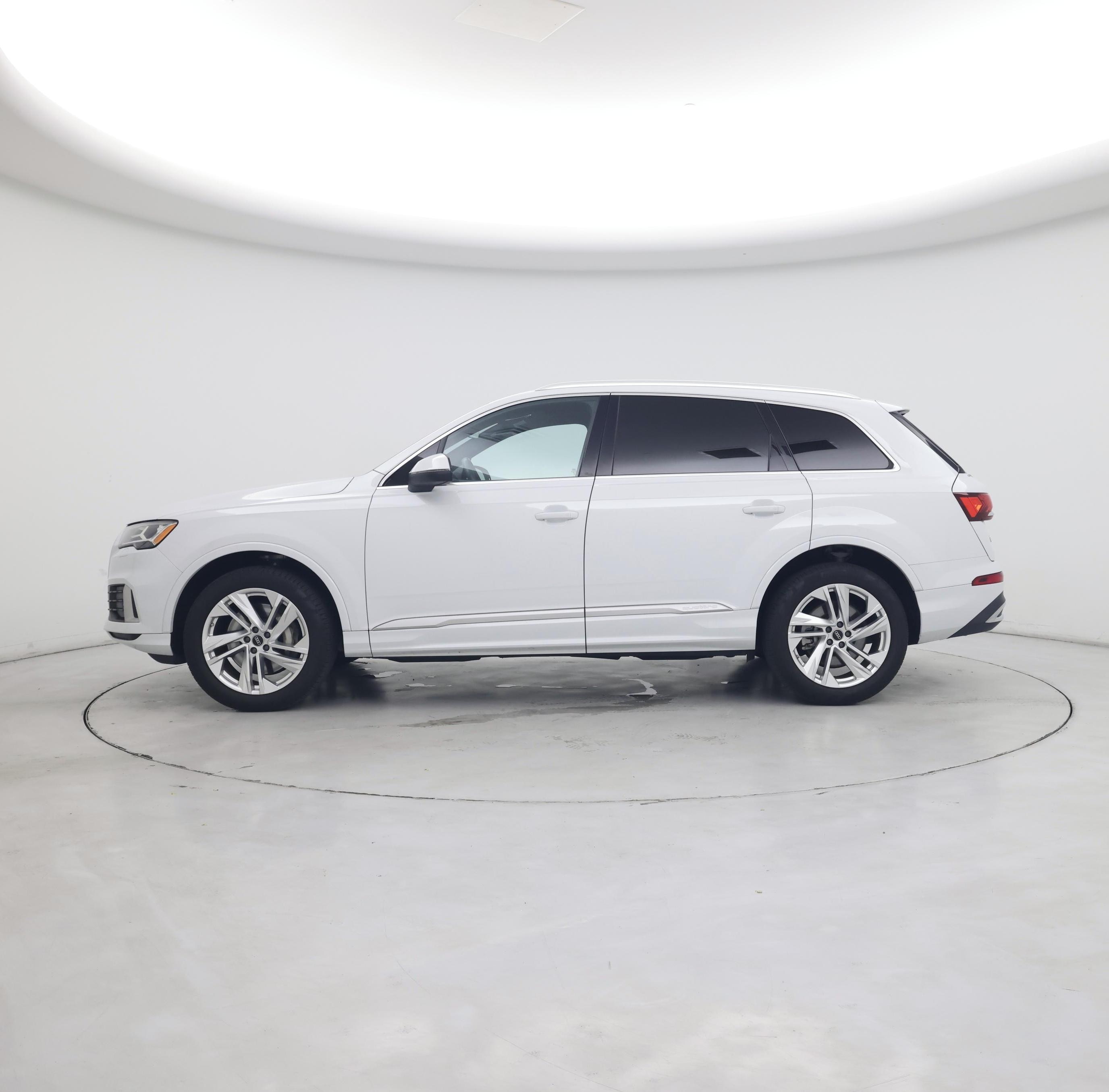 Thumbnail: 2023 Audi Q7 - 3