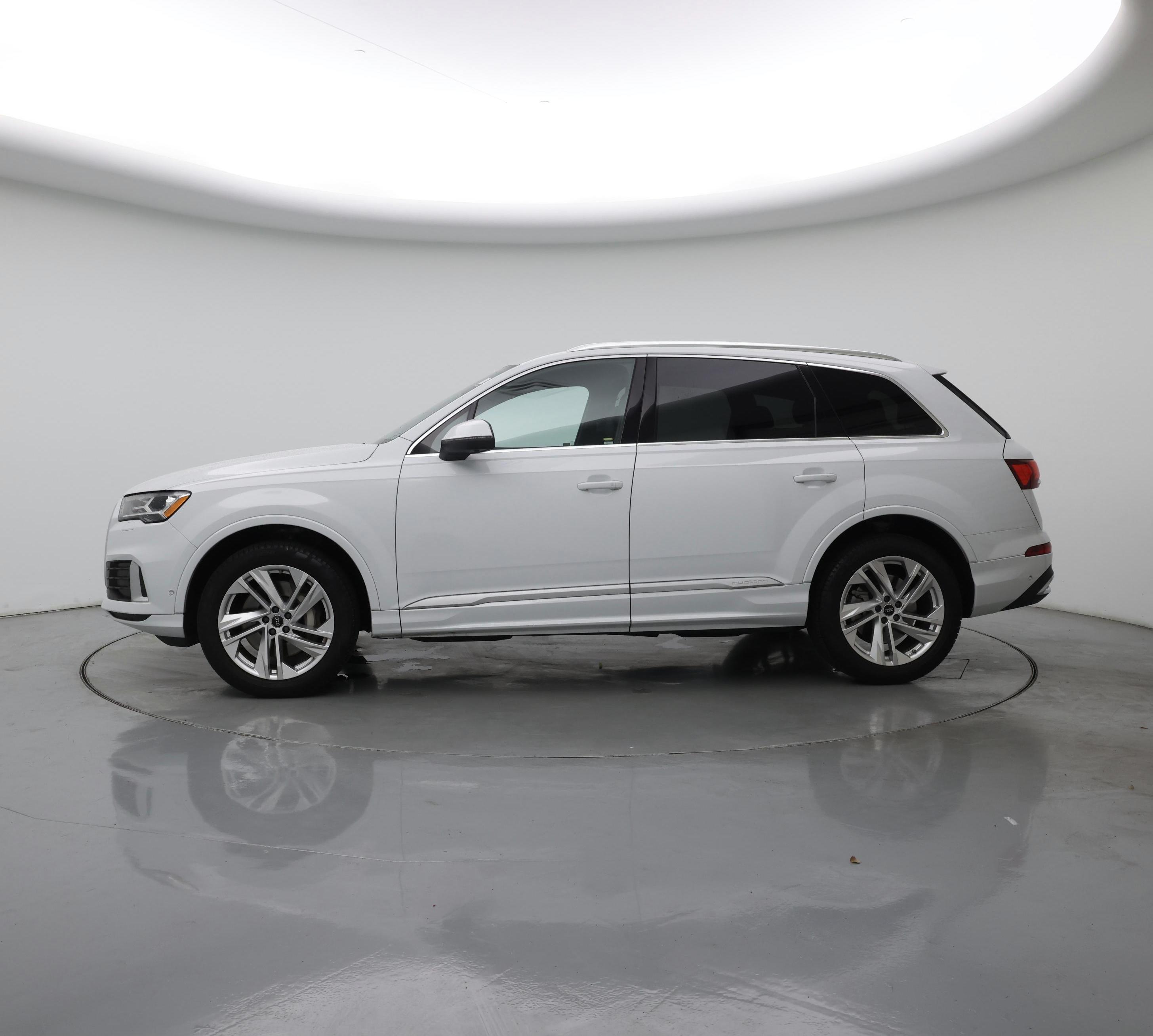 Thumbnail: 2023 Audi Q7 - 3
