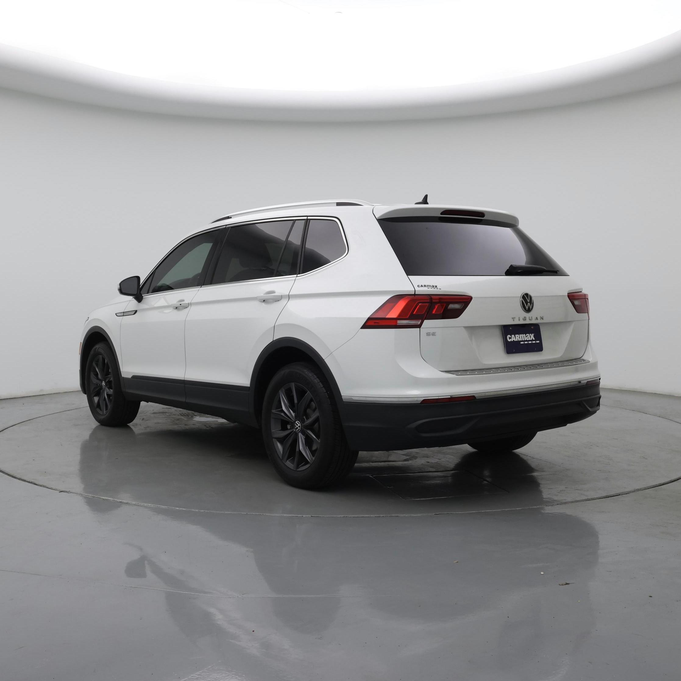 Thumbnail: 2023 Volkswagen Tiguan - 2
