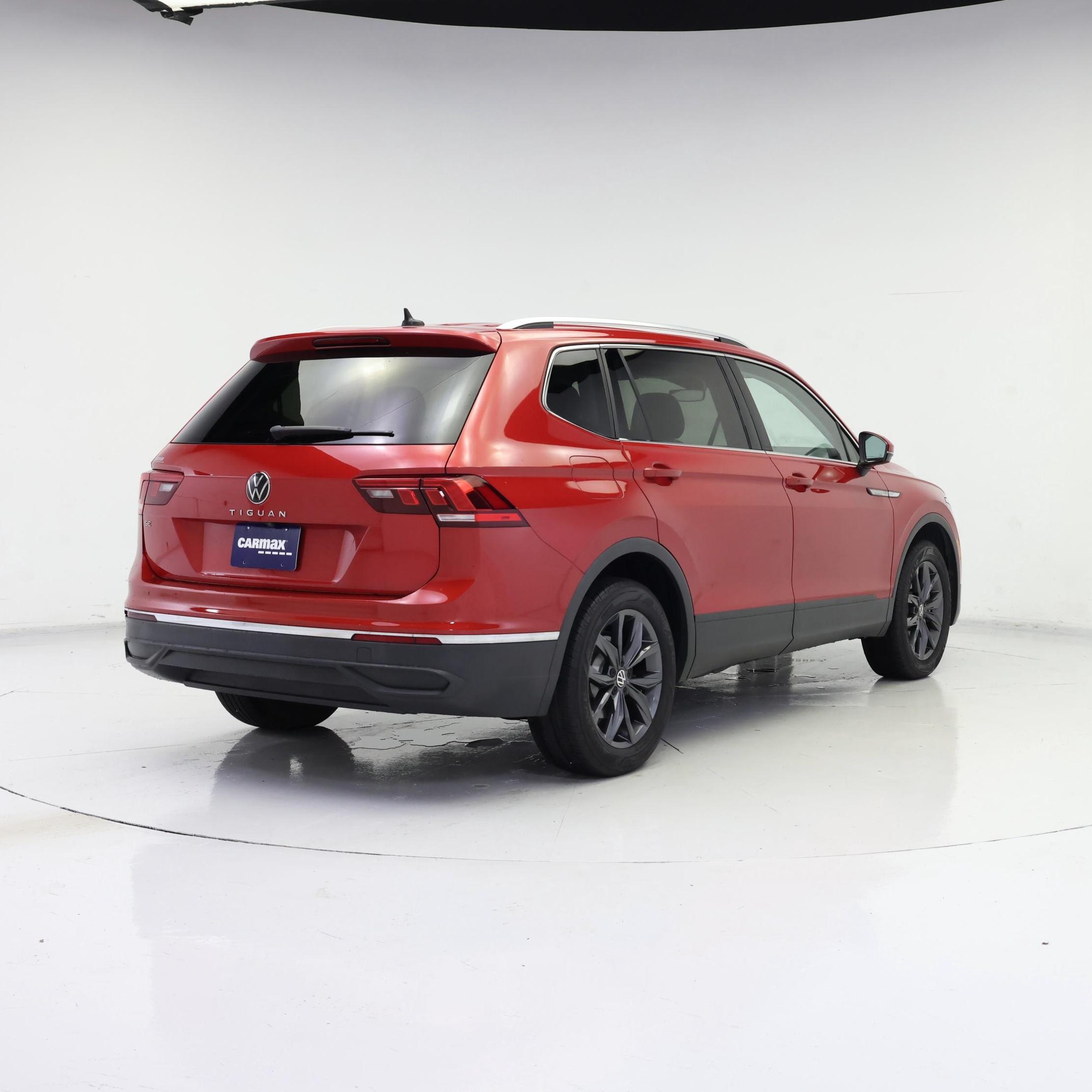 Thumbnail: 2023 Volkswagen Tiguan - 8