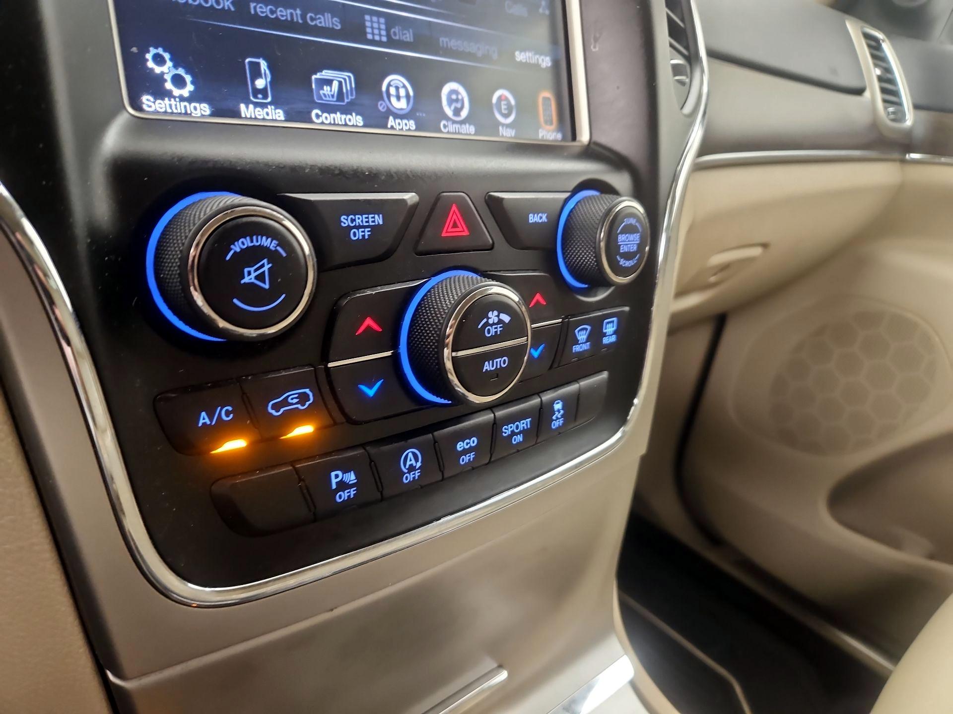 Thumbnail: 2016 Jeep Grand Cherokee - 15