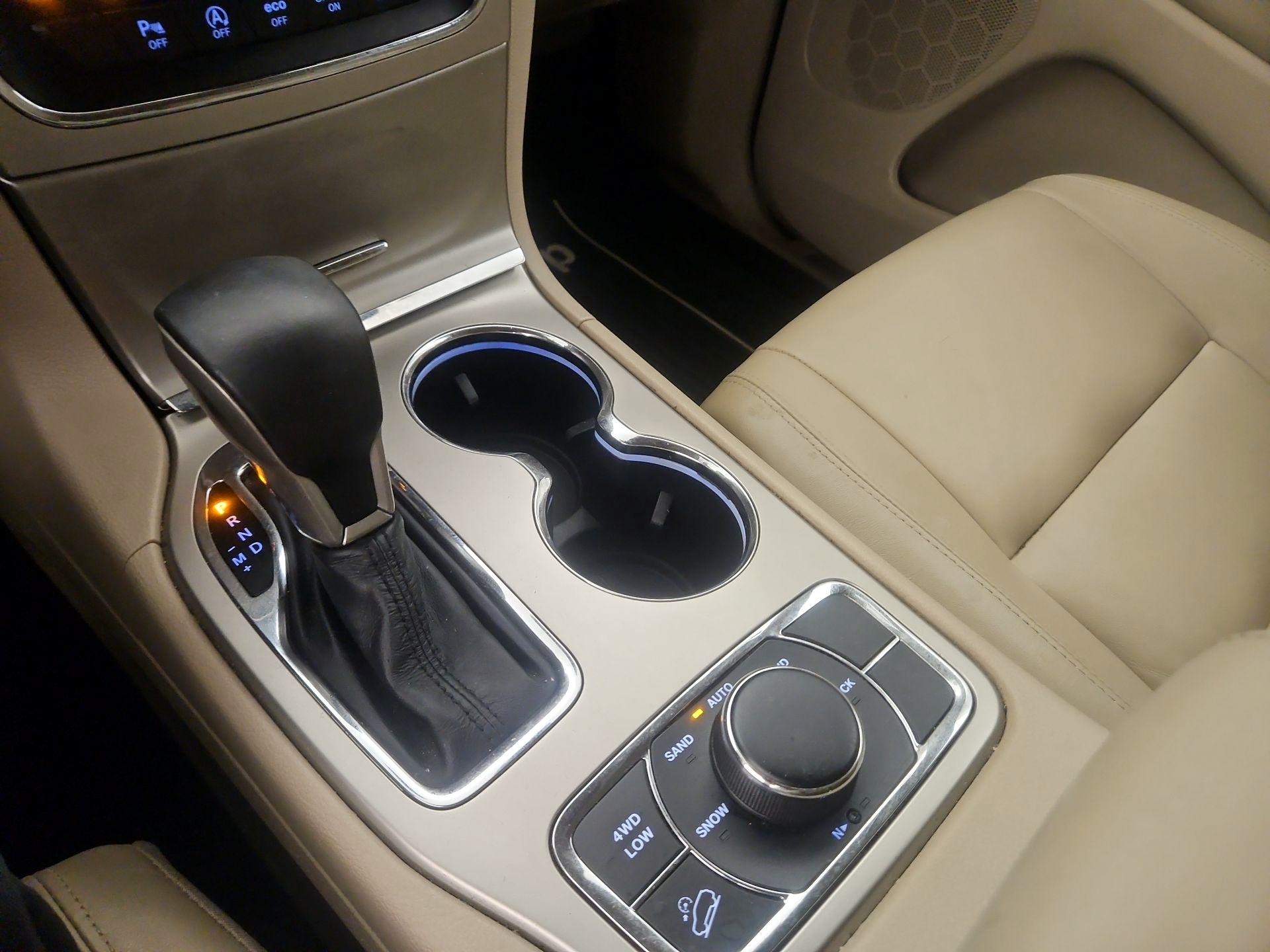 Thumbnail: 2016 Jeep Grand Cherokee - 16