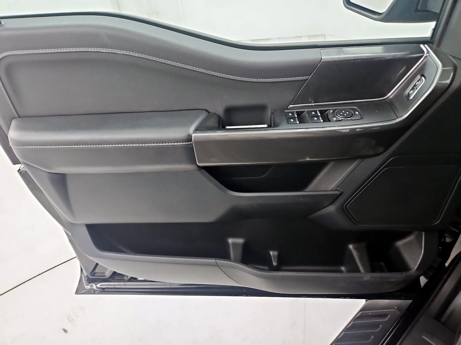 2023 Ford F-150 XLT - Photo 13