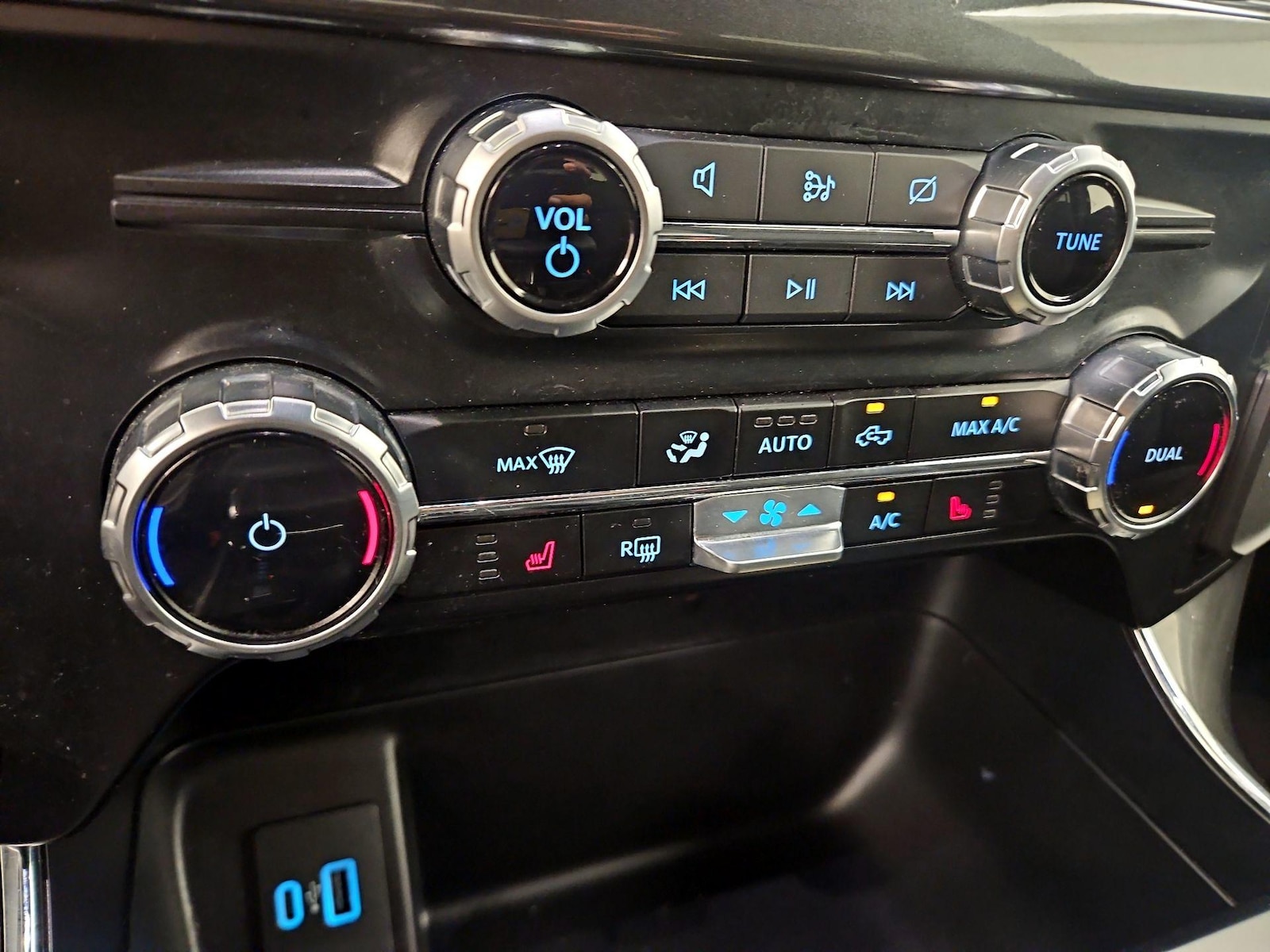 2023 Ford F-150 XLT - Photo 18