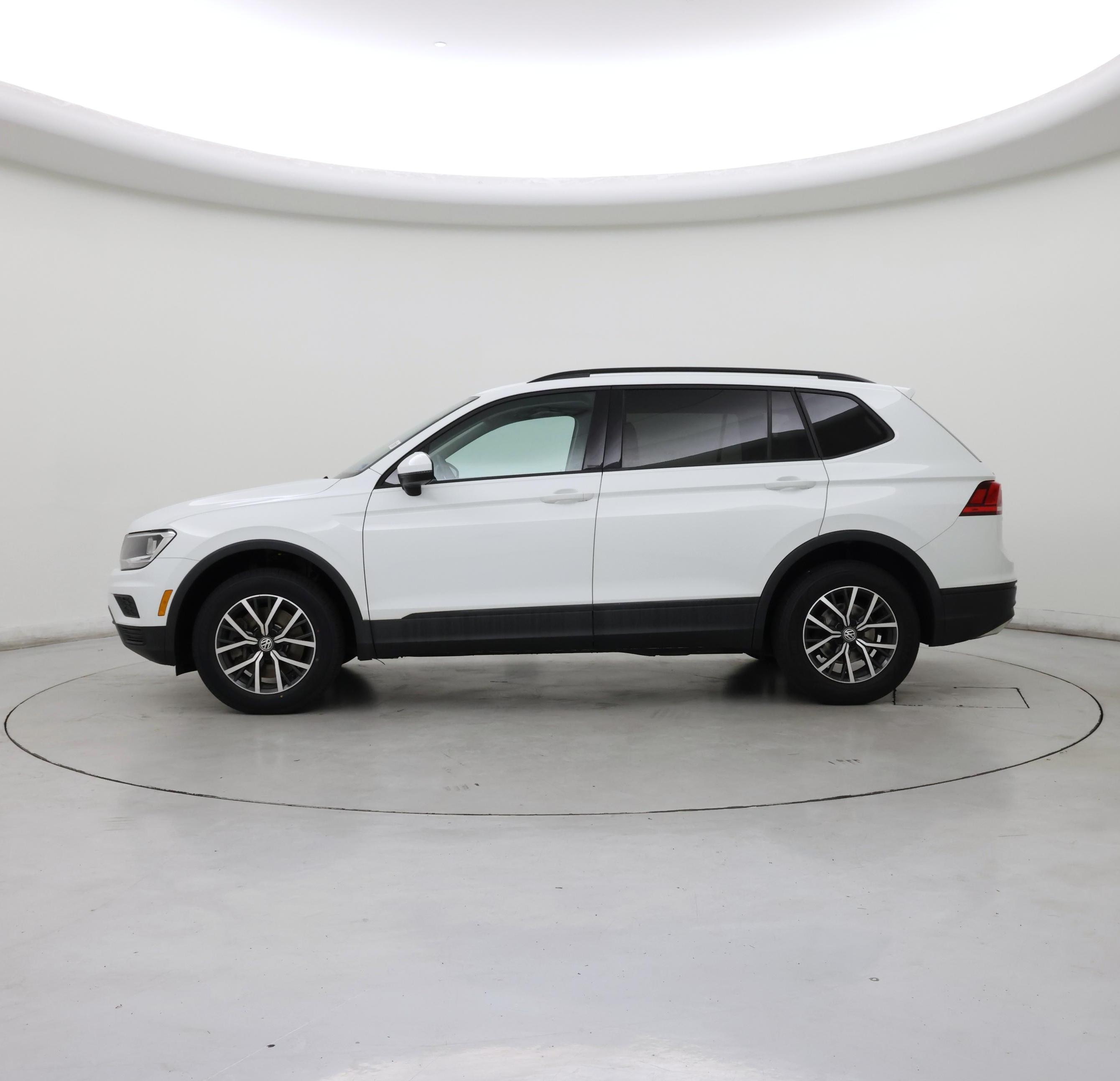 Thumbnail: 2021 Volkswagen Tiguan - 3