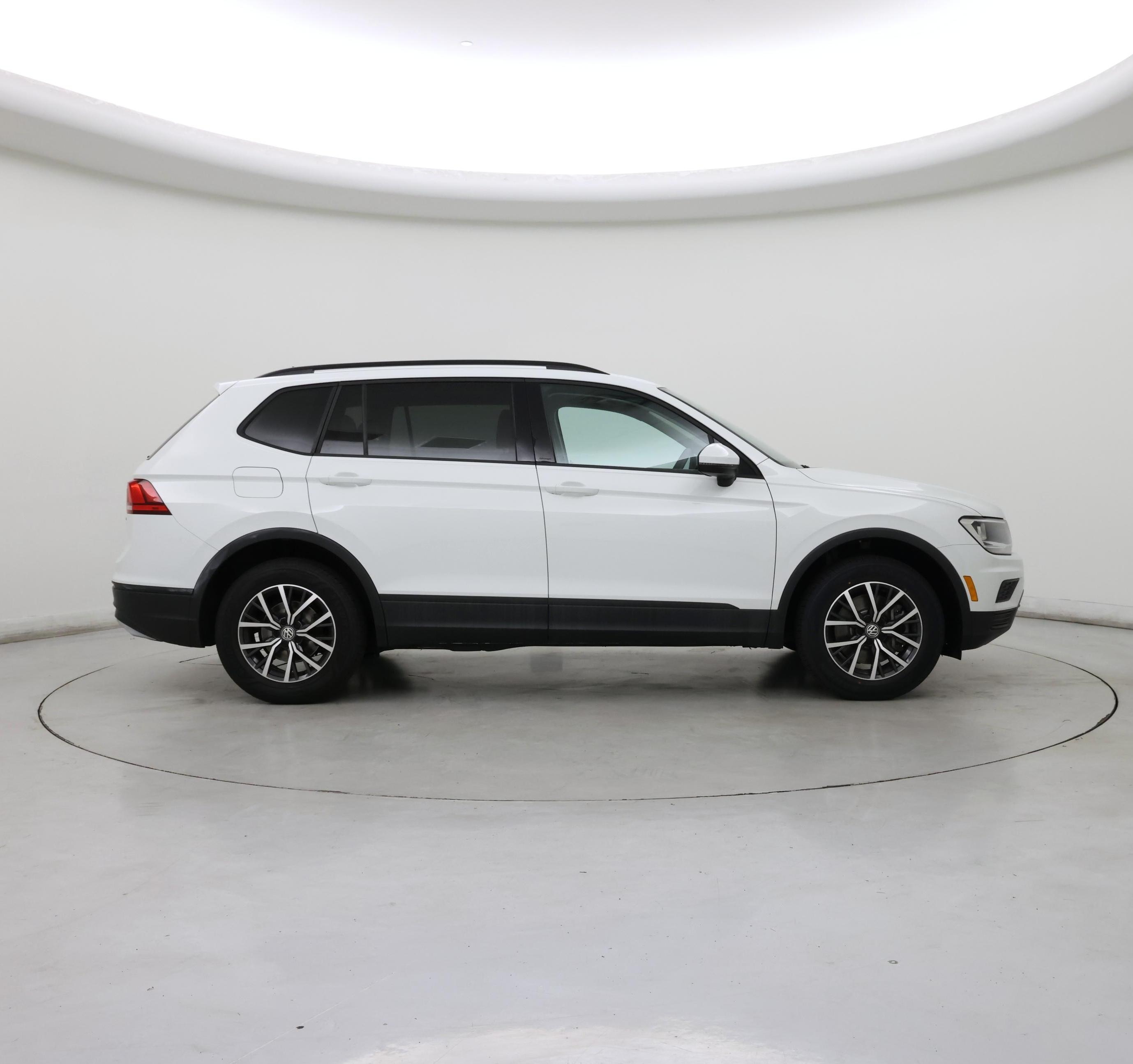 Thumbnail: 2021 Volkswagen Tiguan - 7