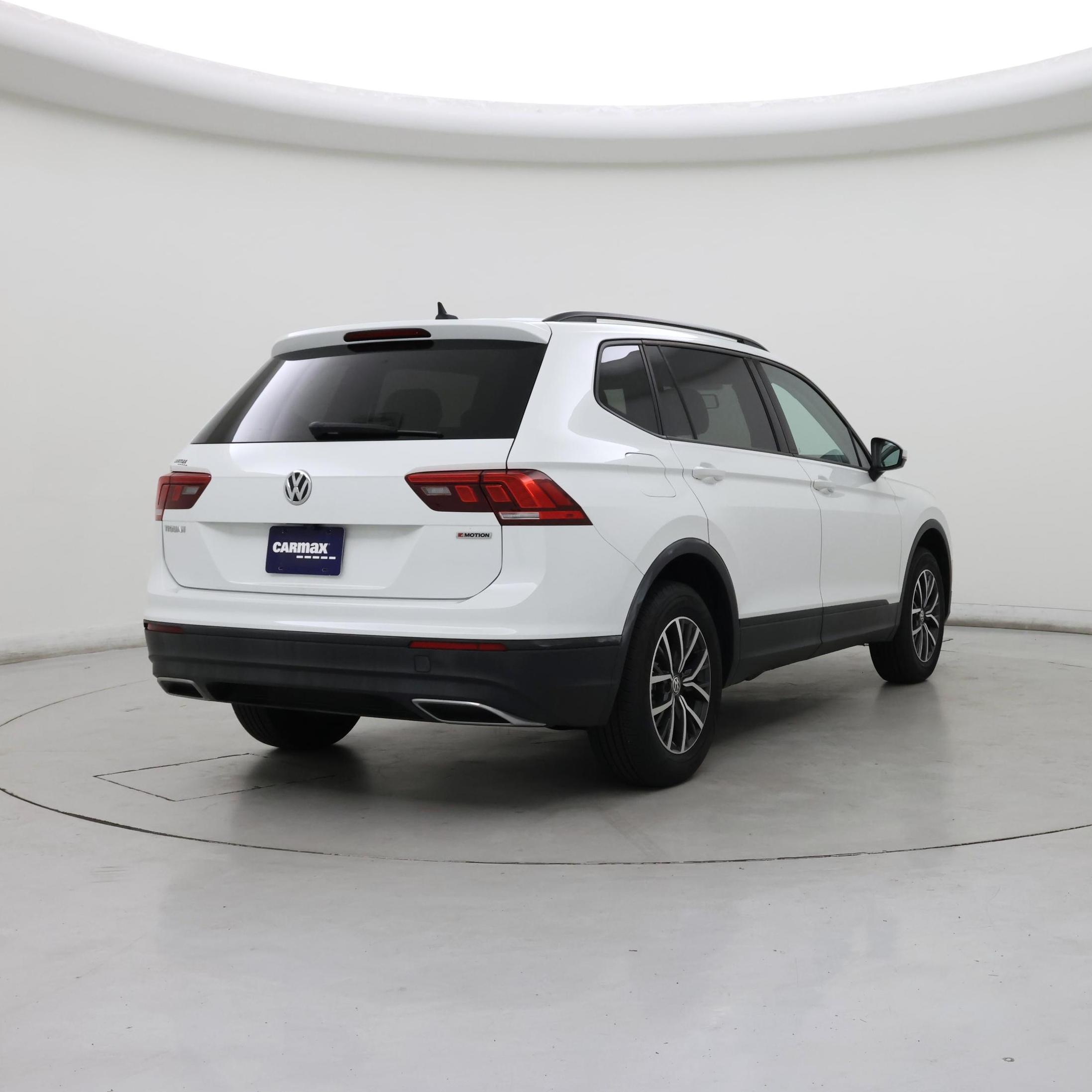 Thumbnail: 2021 Volkswagen Tiguan - 8