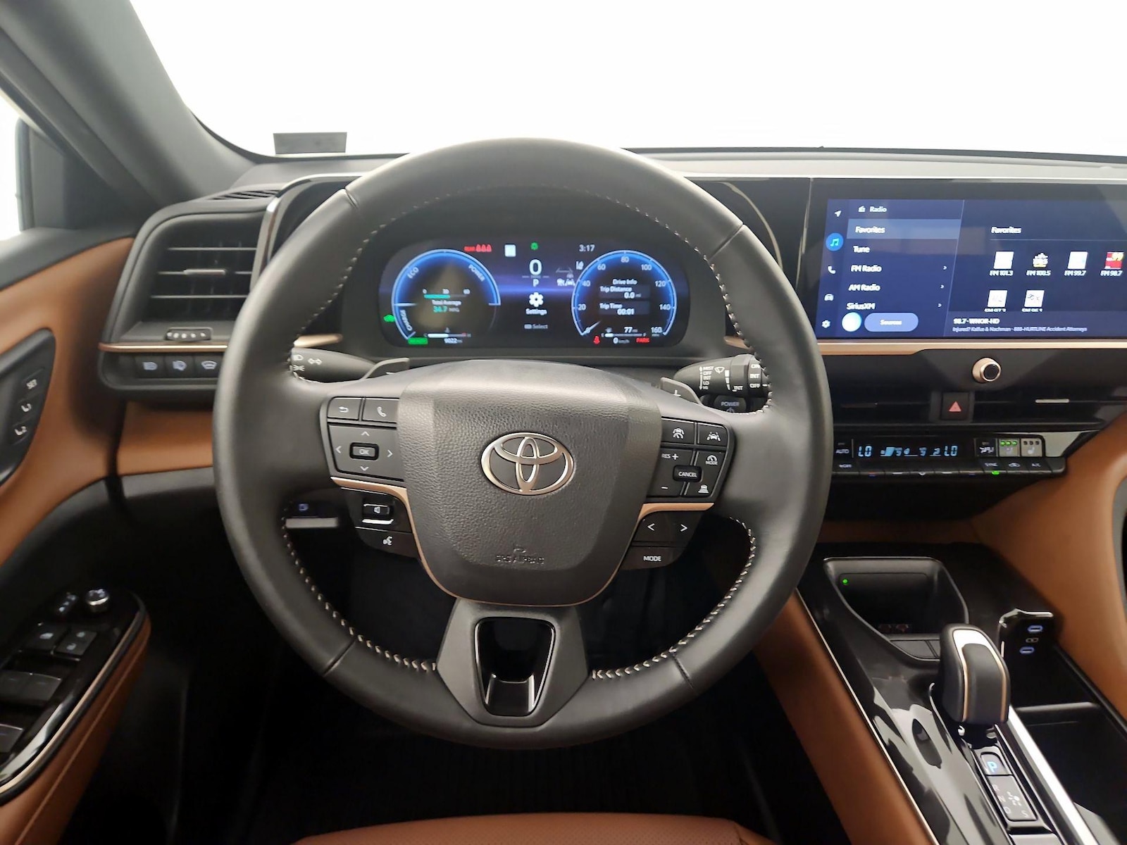 2025 Toyota Crown Signia XLE - Photo 11