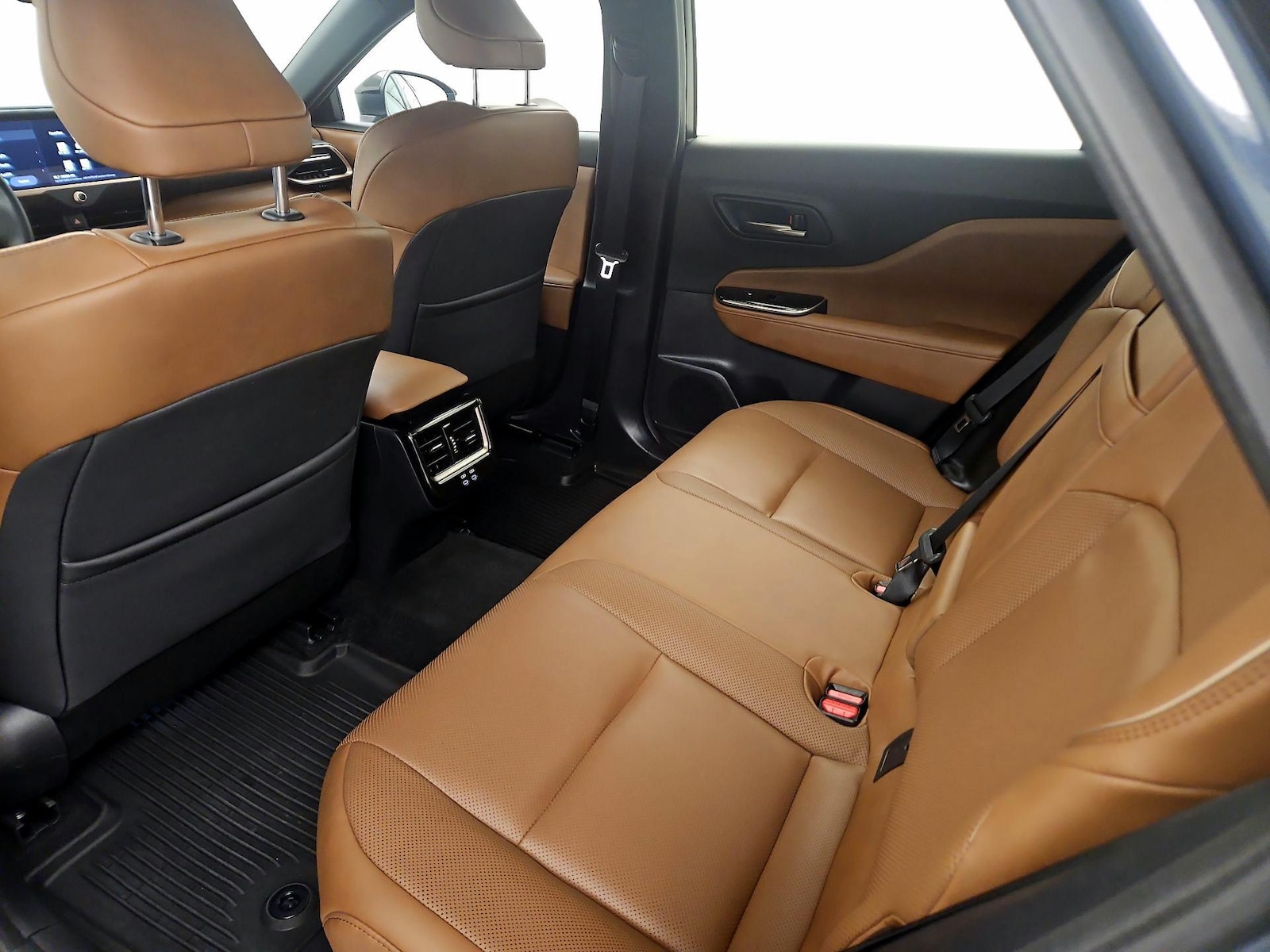 2025 Toyota Crown Signia XLE - Photo 20