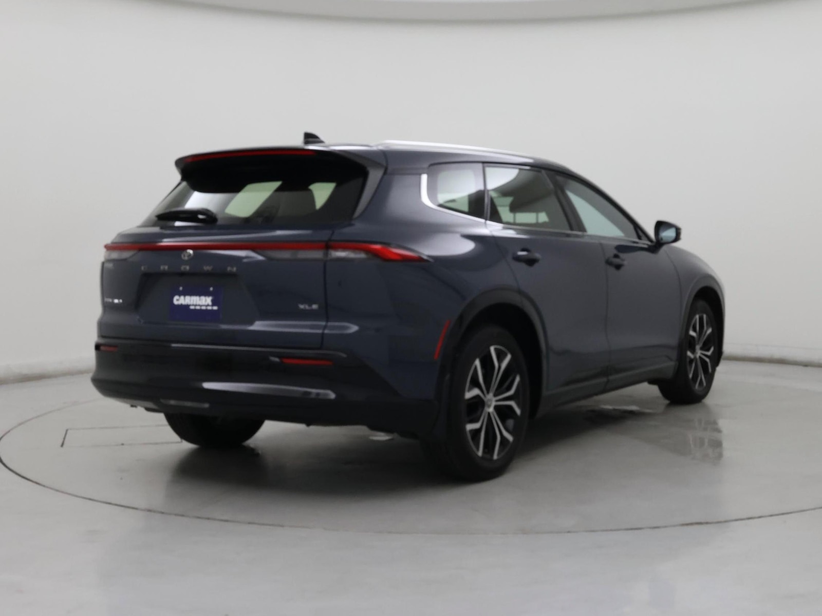 2025 Toyota Crown Signia XLE - Photo 9