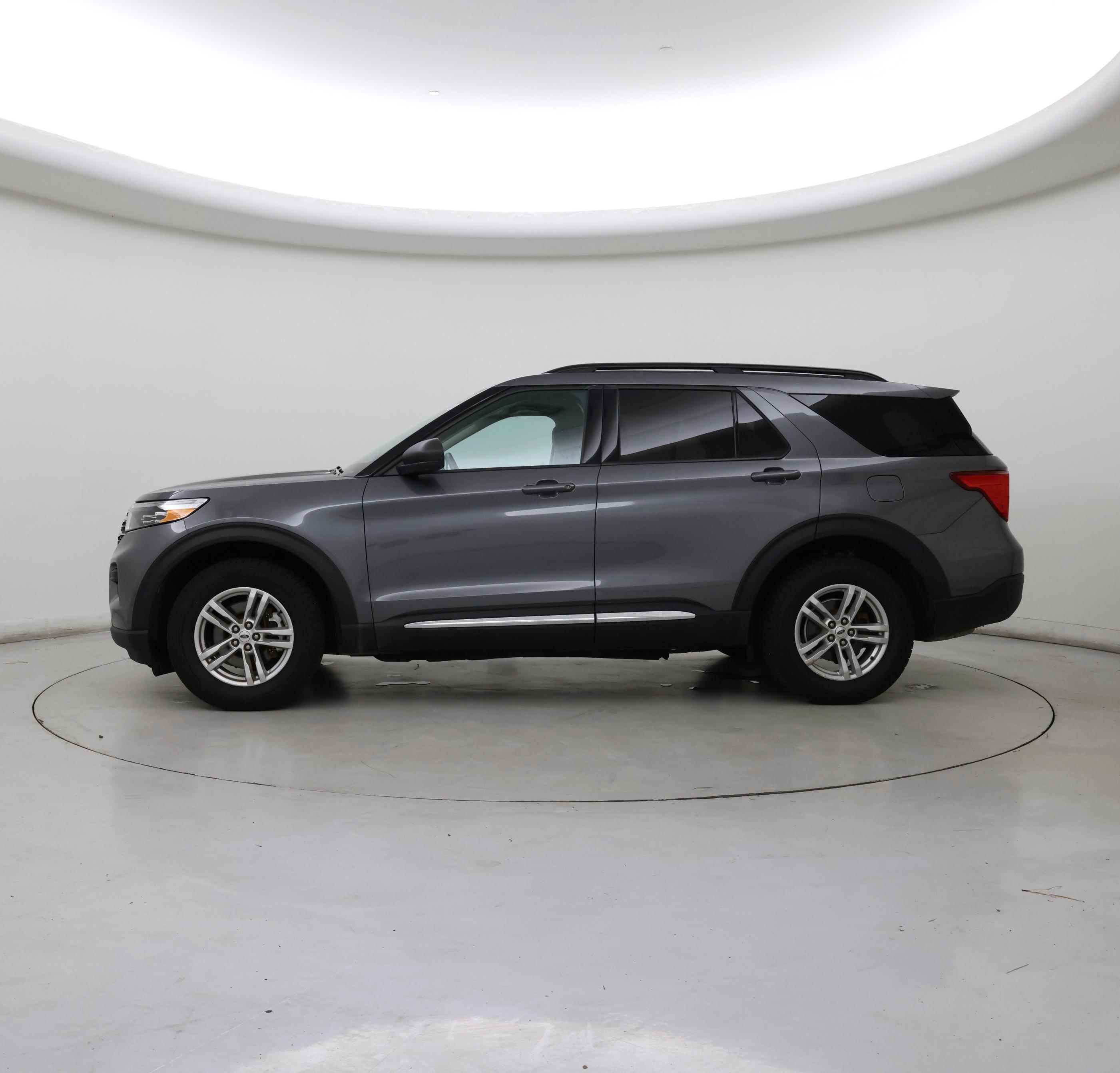 Thumbnail: 2022 Ford Explorer - 3