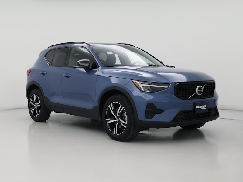2024 Volvo XC40 B5 Core Dark Theme