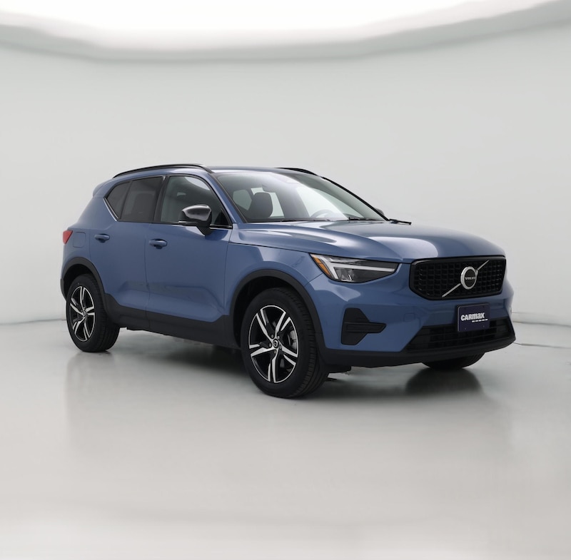 2024 Volvo XC40 B5 Core Dark Theme