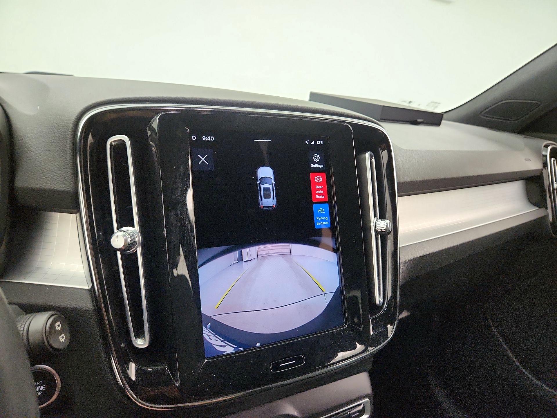 Thumbnail: 2023 Volvo XC40 - 15