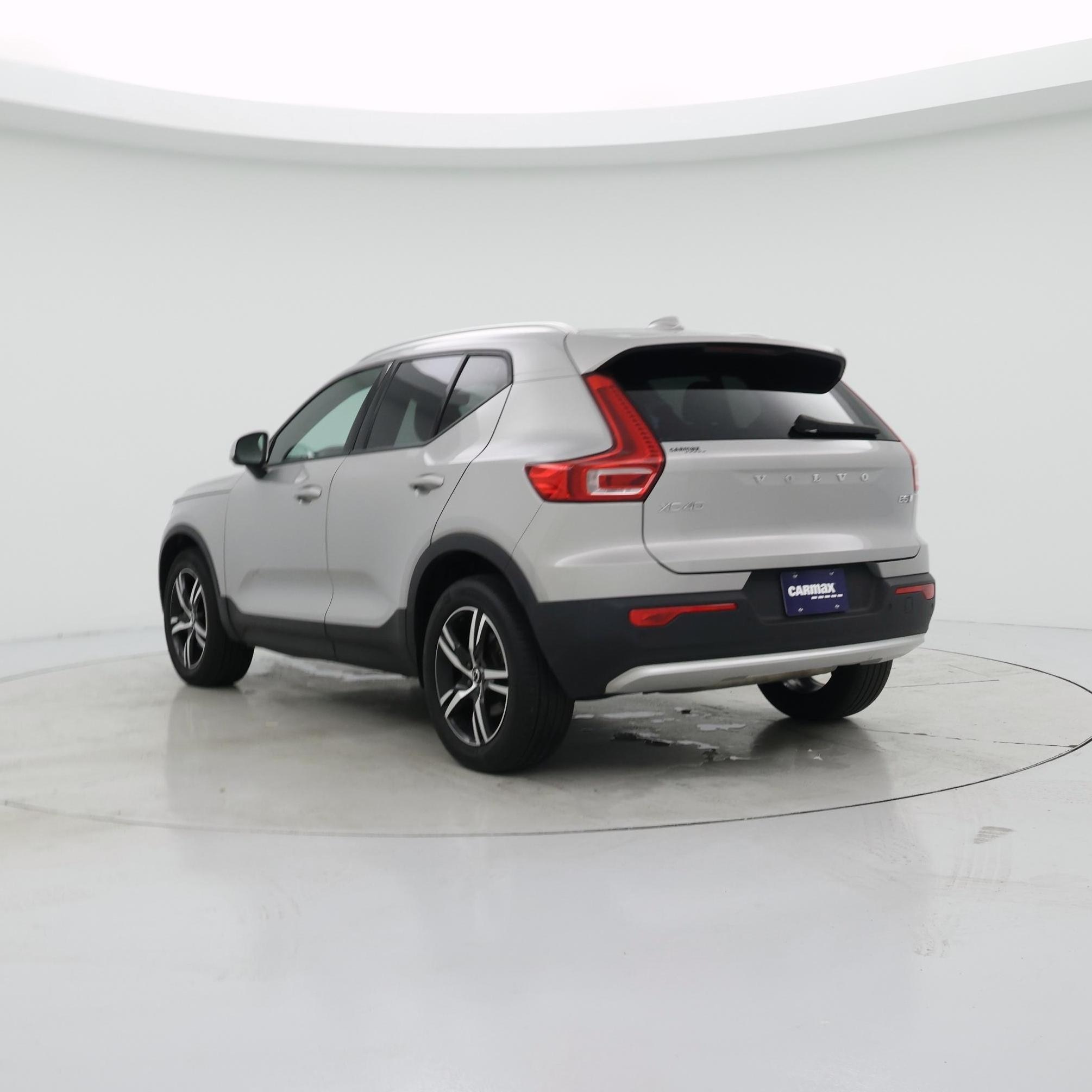 Thumbnail: 2023 Volvo XC40 - 2