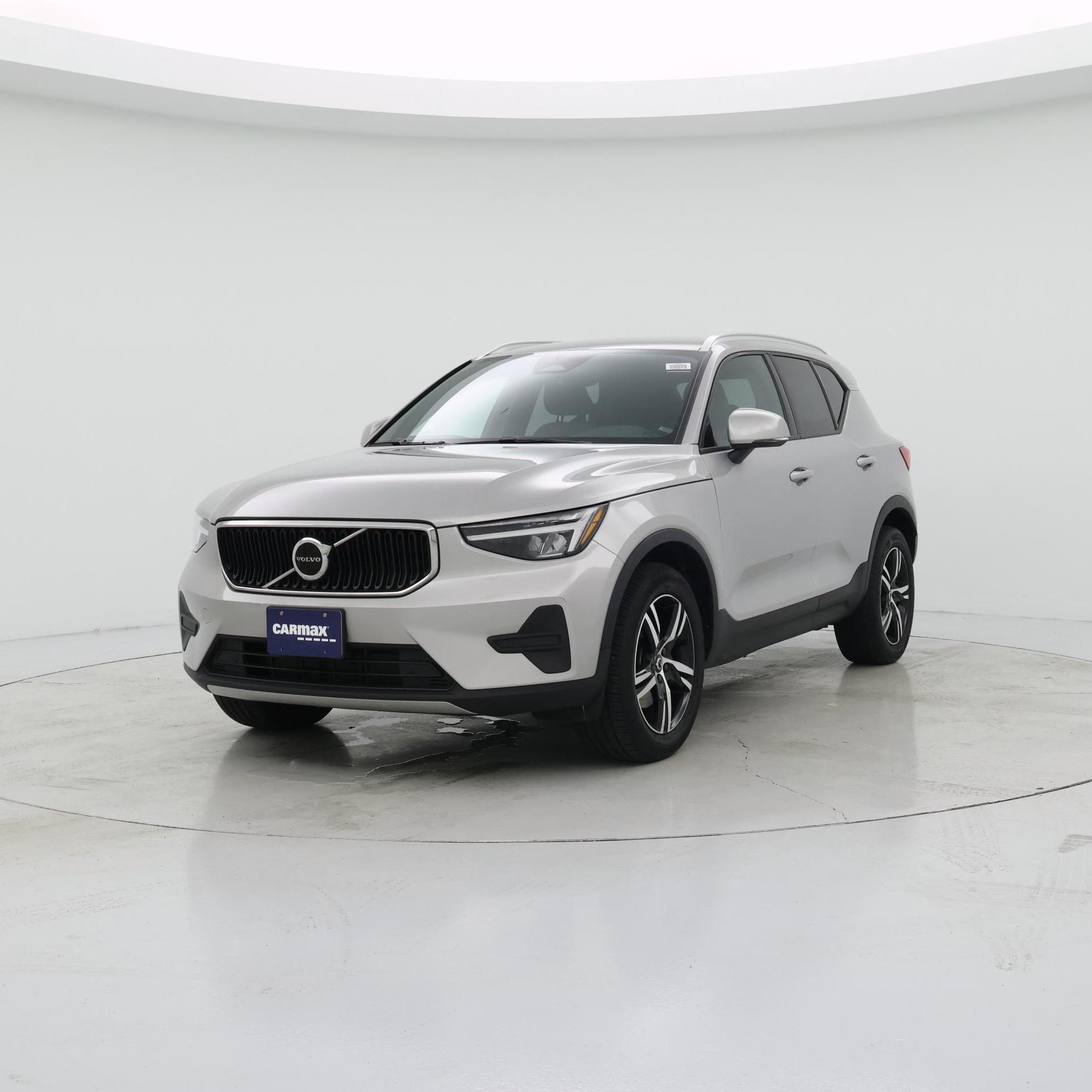 Thumbnail: 2023 Volvo XC40 - 4