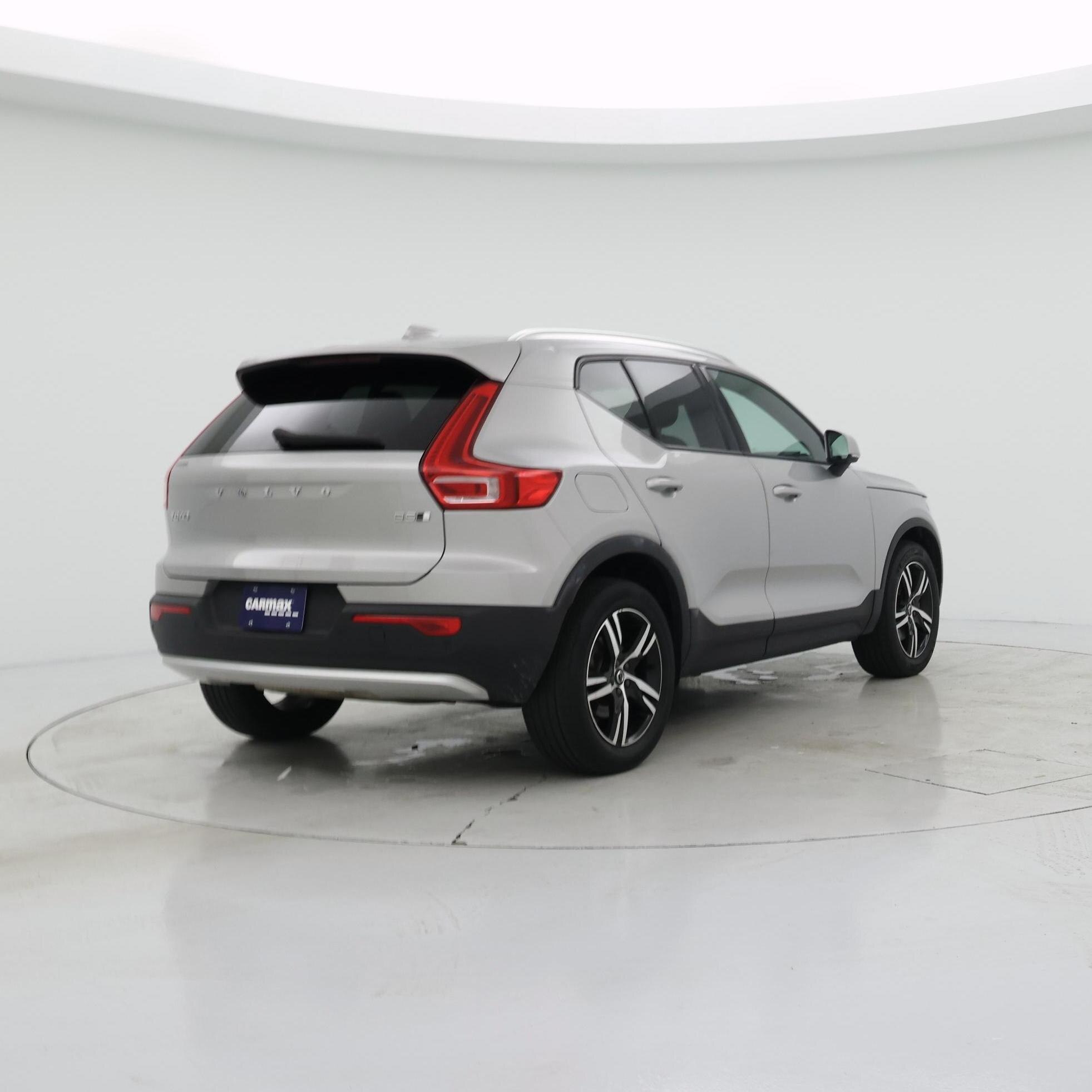 Thumbnail: 2023 Volvo XC40 - 8