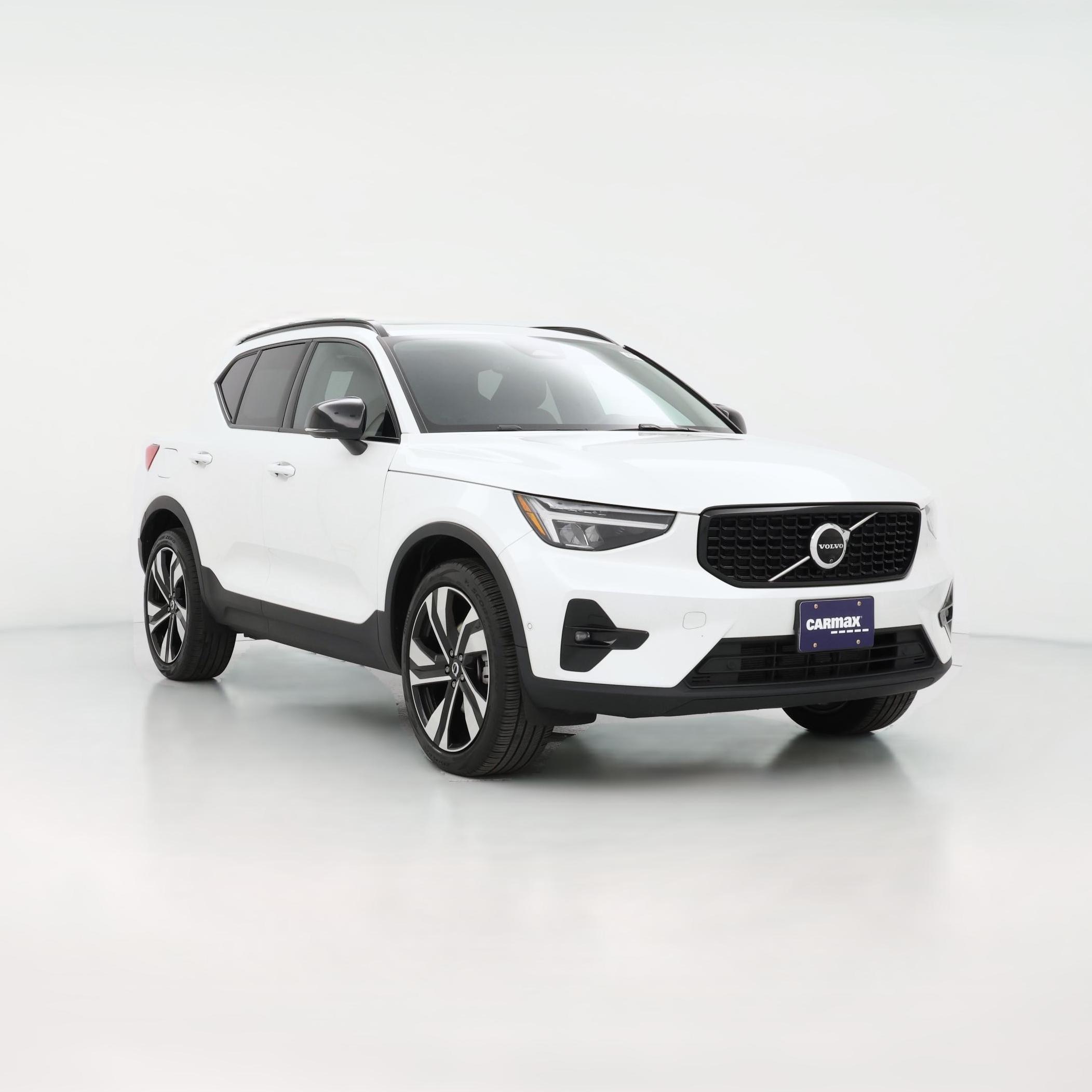 Thumbnail: 2024 Volvo XC40 - 1