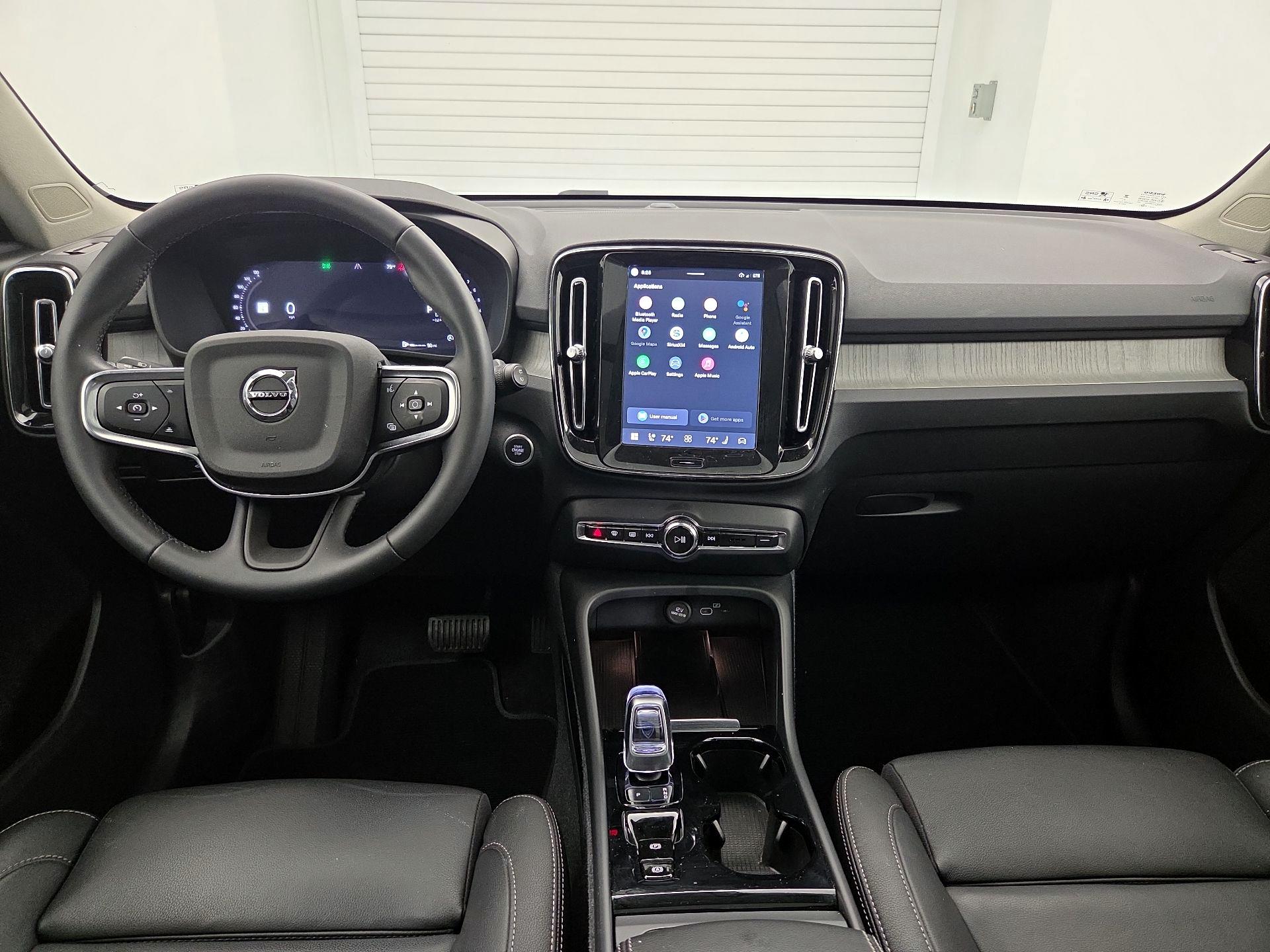 Thumbnail: 2024 Volvo XC40 - 9