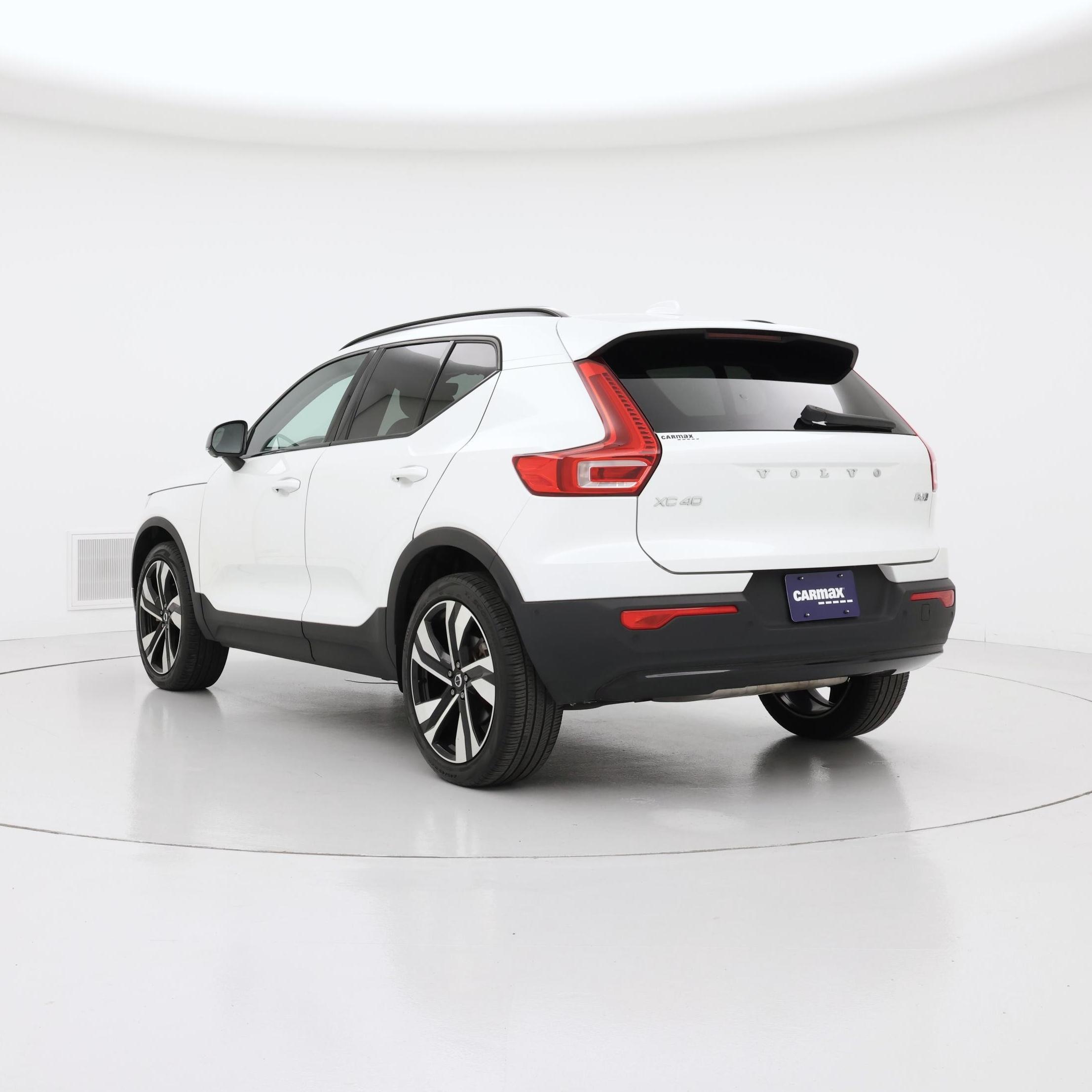 Thumbnail: 2024 Volvo XC40 - 2