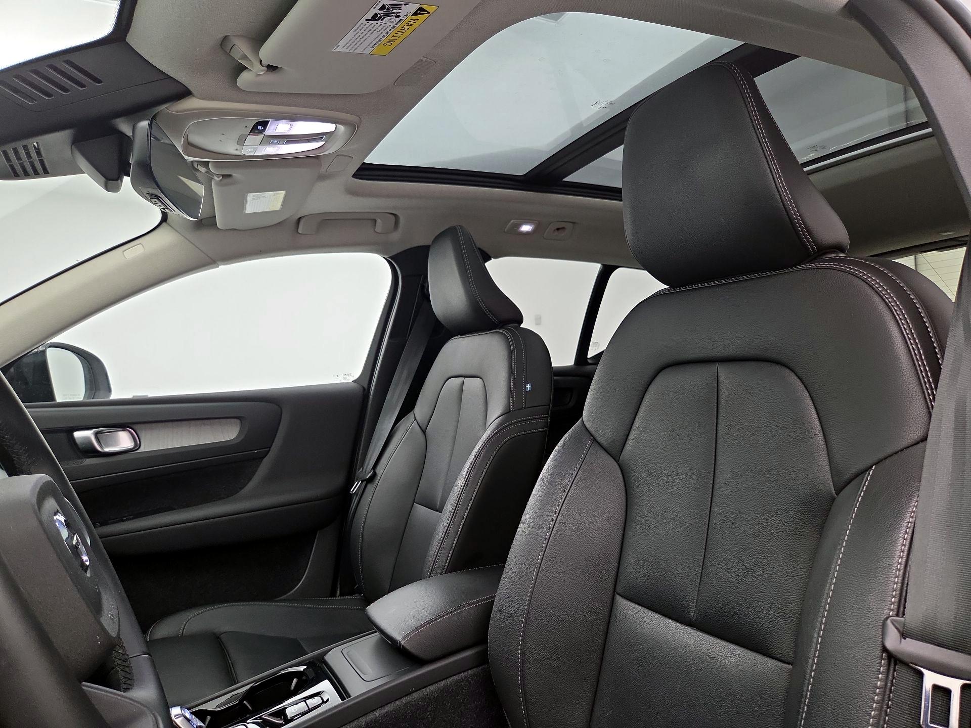Thumbnail: 2024 Volvo XC40 - 19
