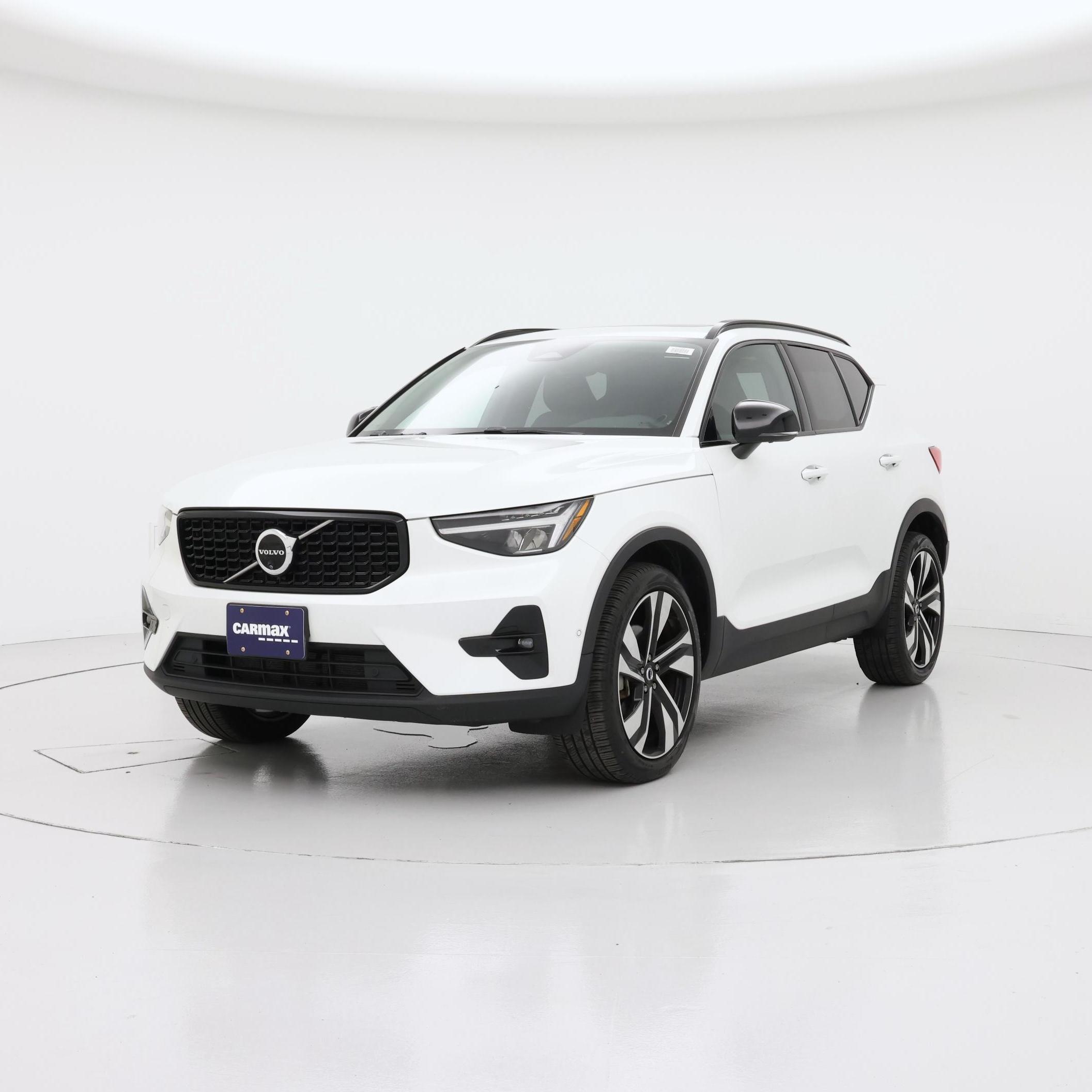 Thumbnail: 2024 Volvo XC40 - 4