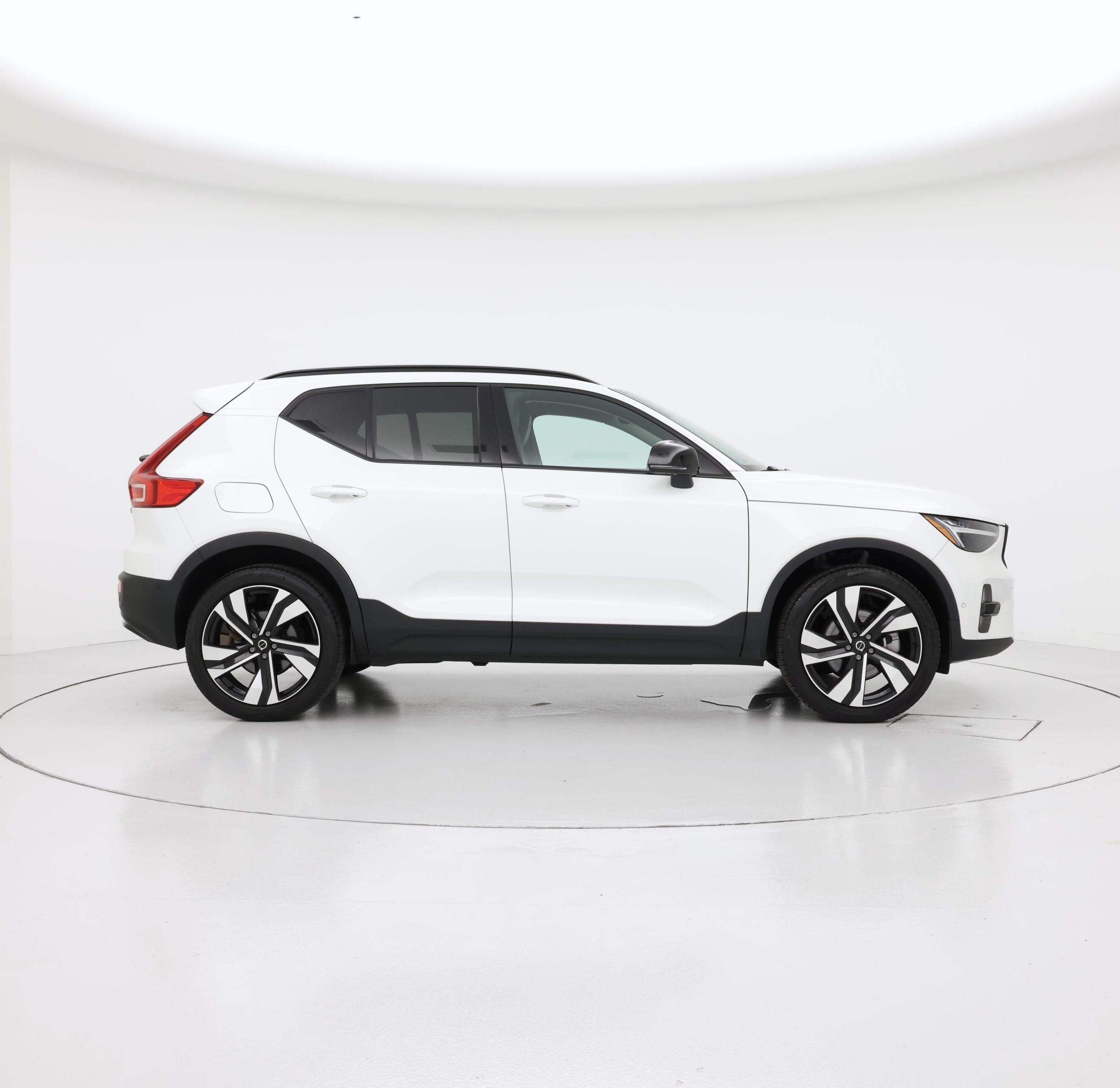Thumbnail: 2024 Volvo XC40 - 7