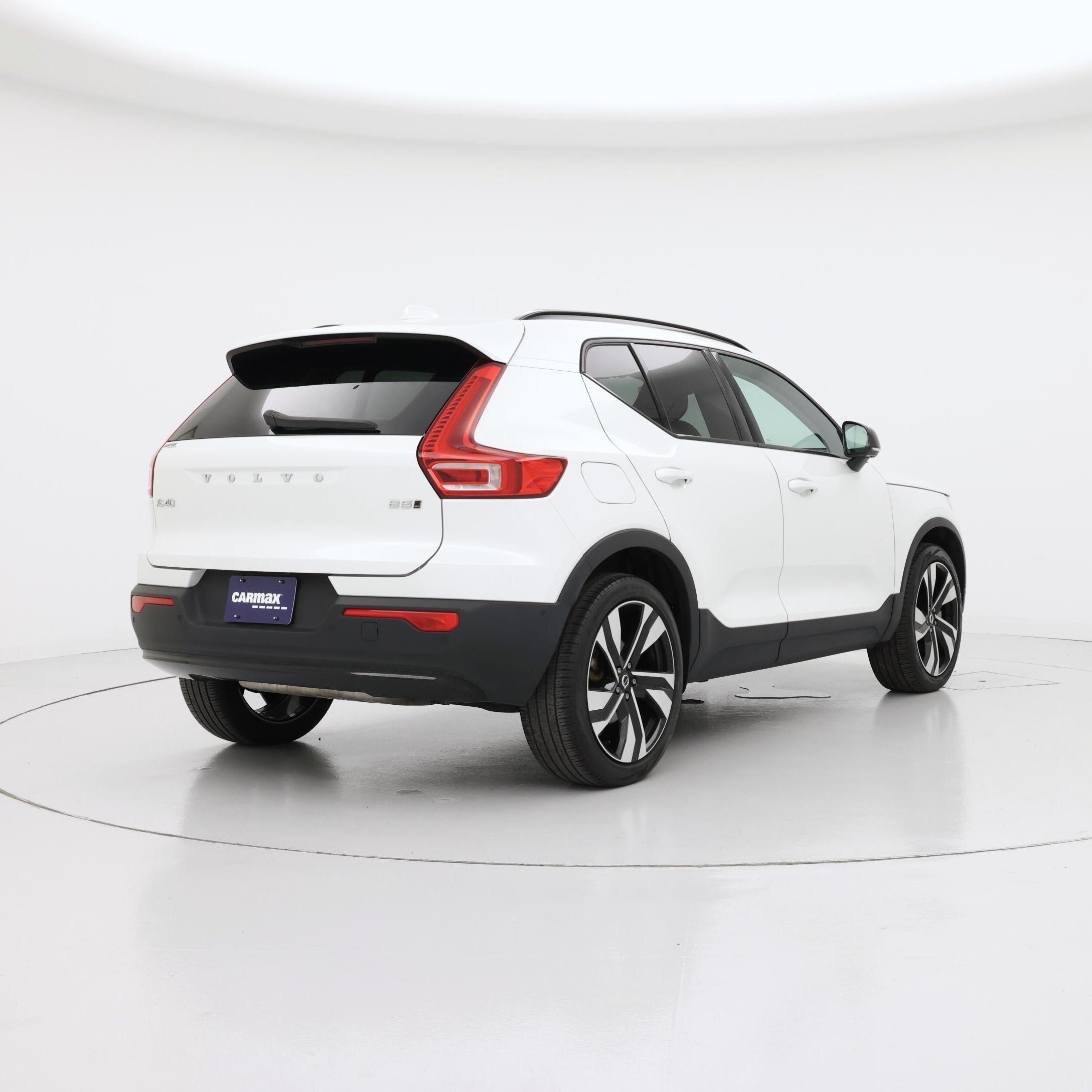 Thumbnail: 2024 Volvo XC40 - 8