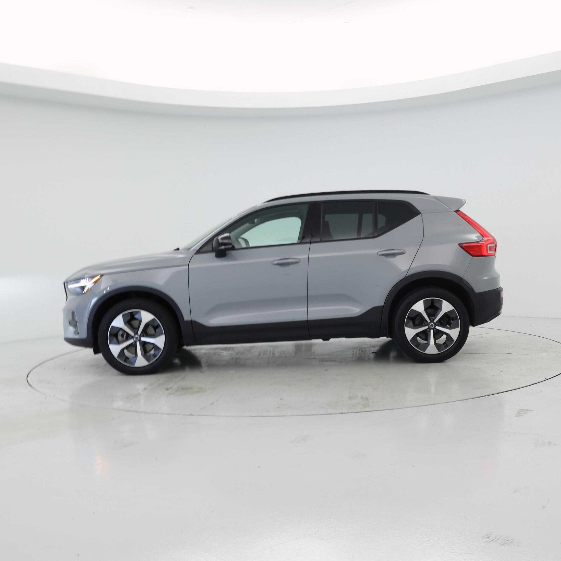 Thumbnail: 2024 Volvo XC40 - 3