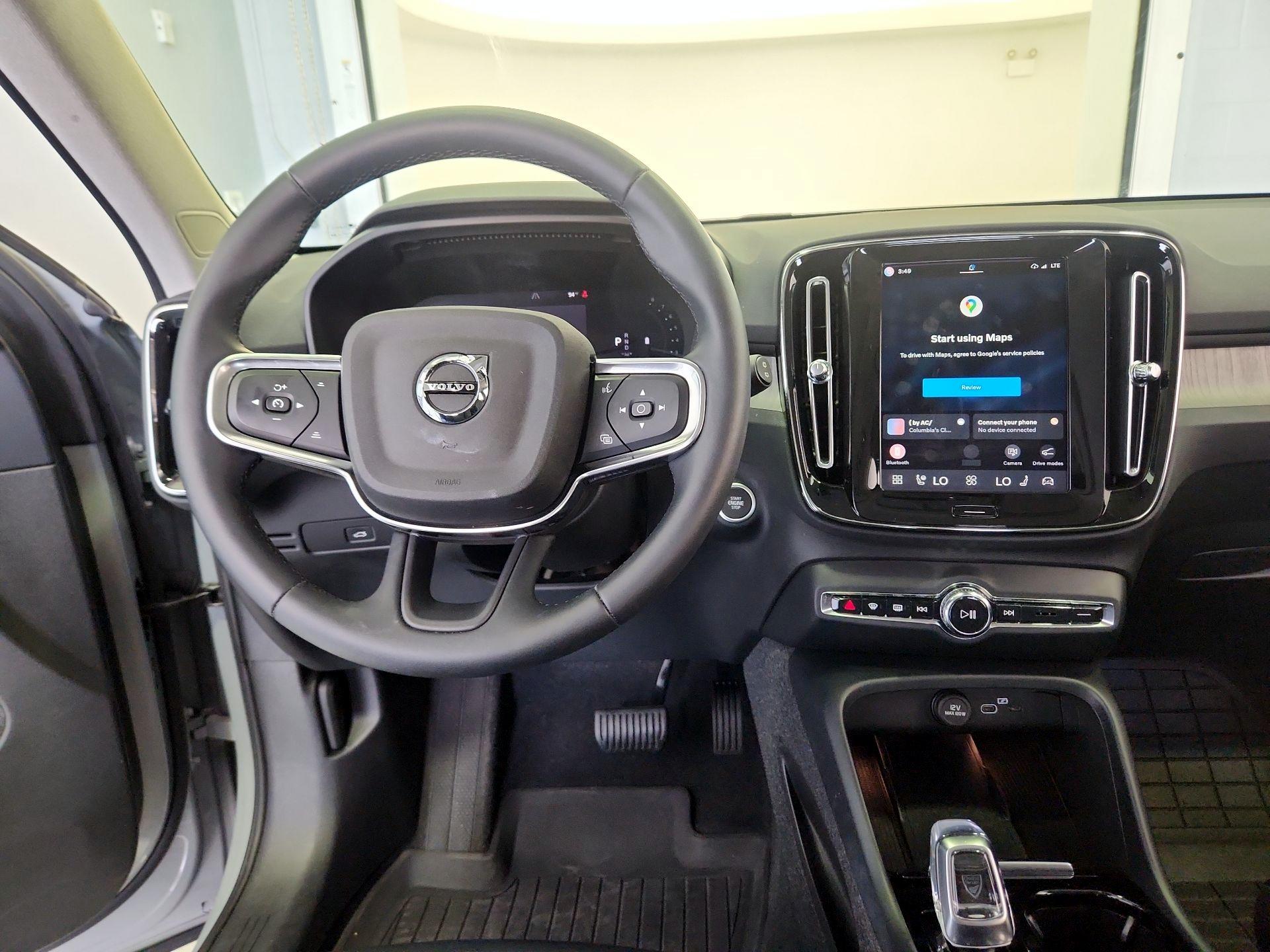 Thumbnail: 2024 Volvo XC40 - 9