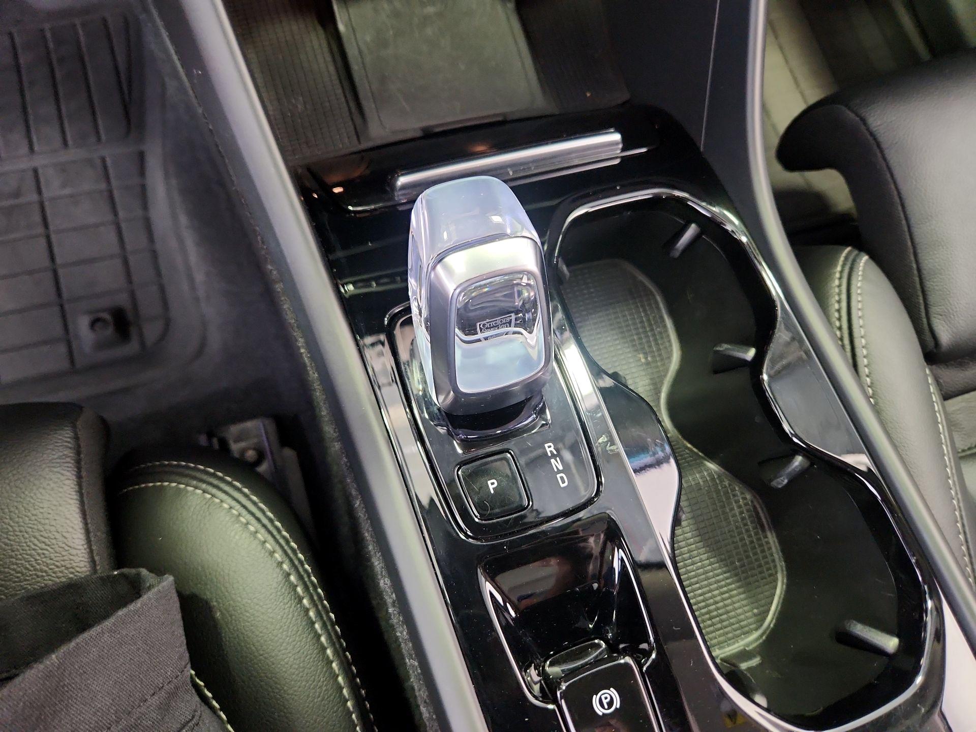 Thumbnail: 2024 Volvo XC40 - 17