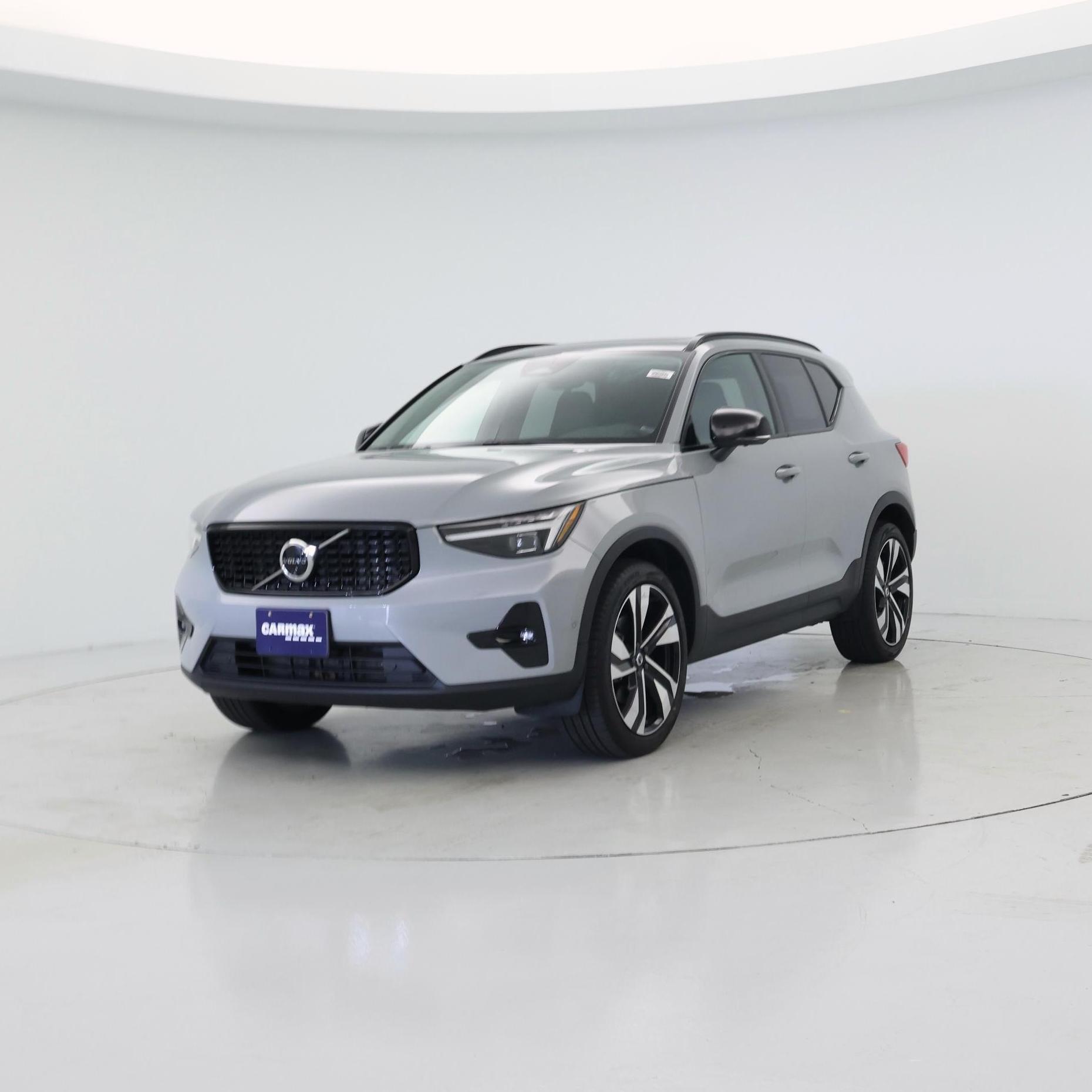 Thumbnail: 2024 Volvo XC40 - 4
