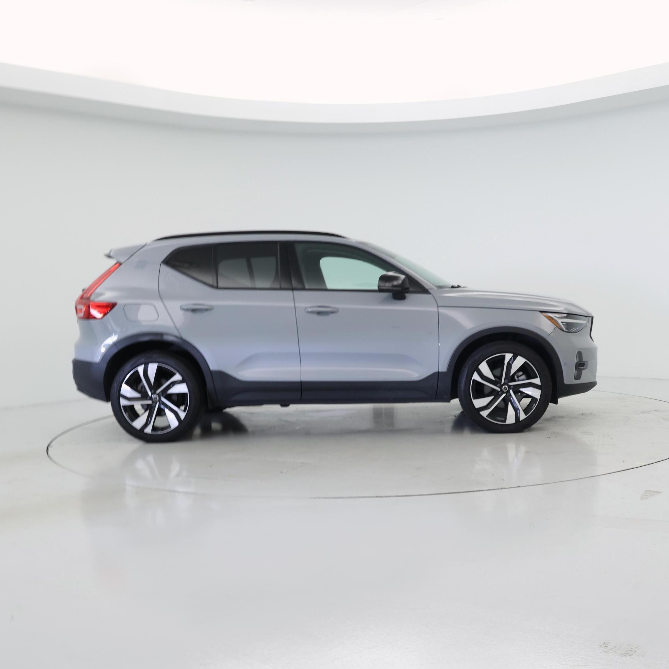 Thumbnail: 2024 Volvo XC40 - 7