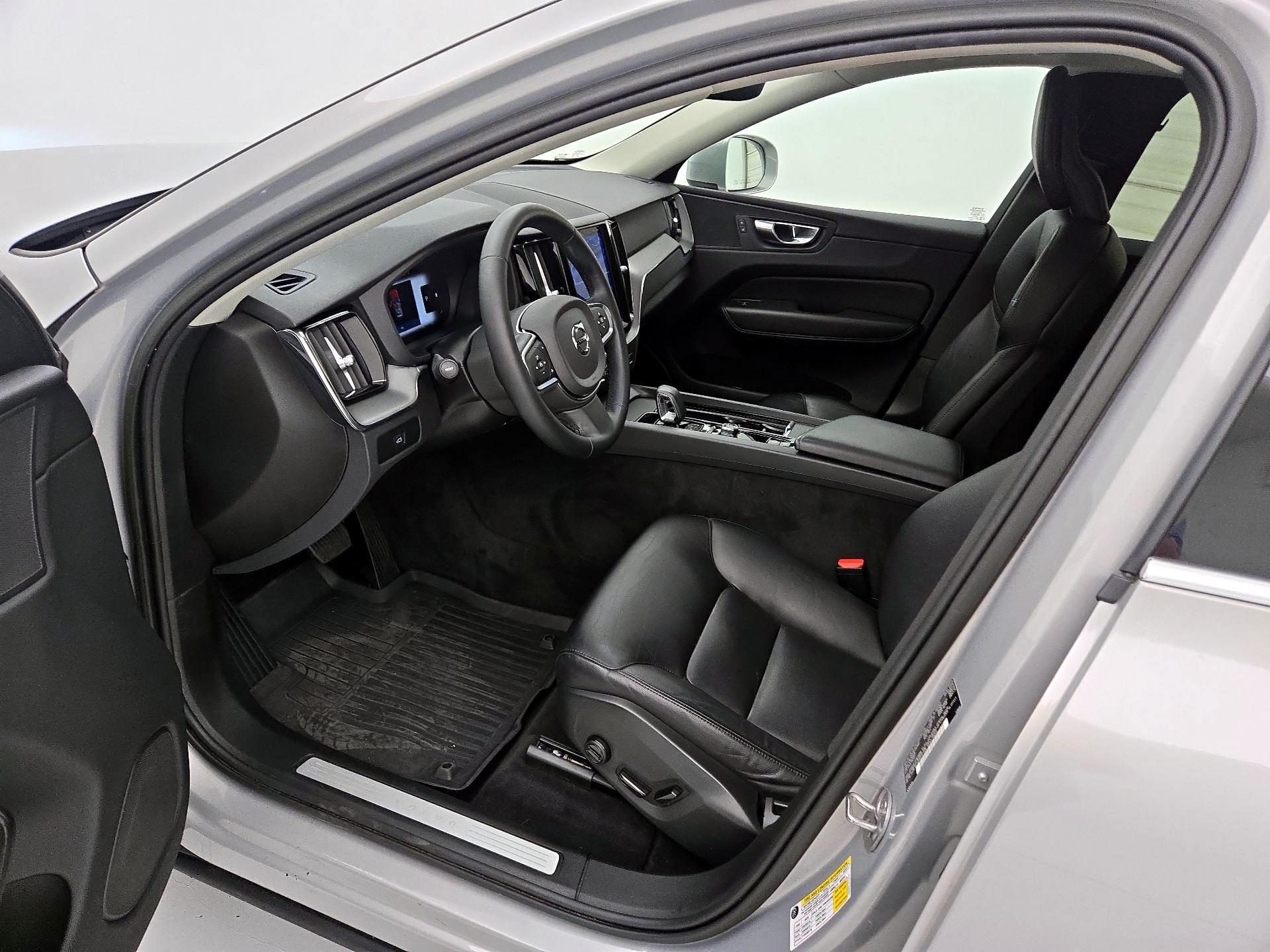 Thumbnail: 2023 Volvo XC60 - 11