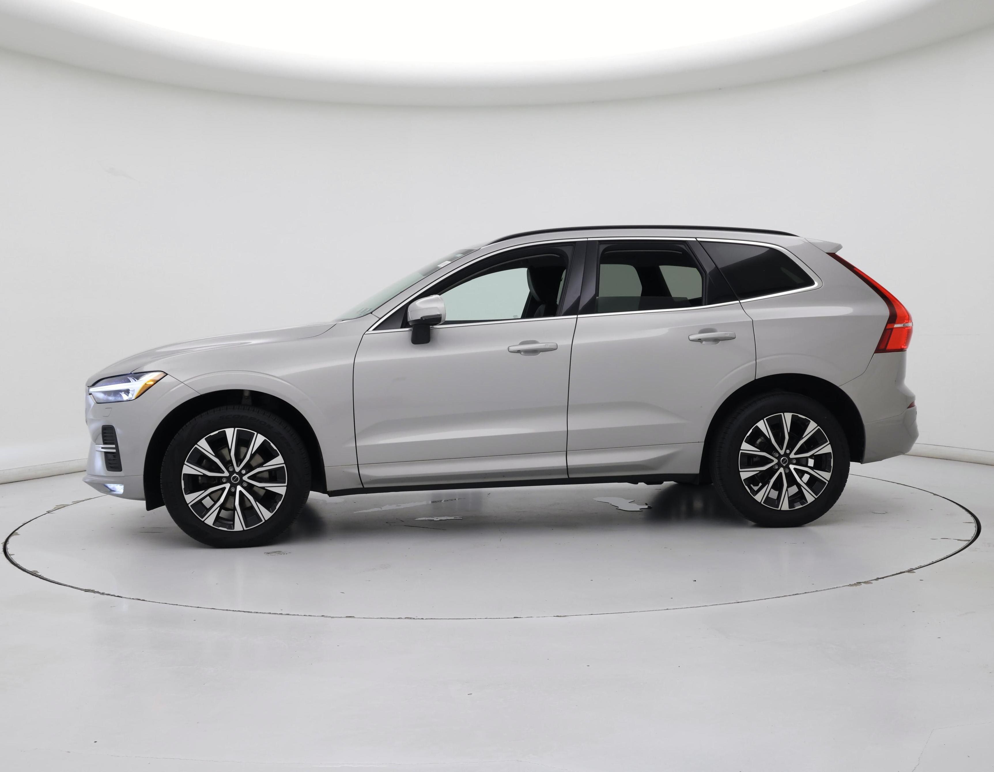 Thumbnail: 2023 Volvo XC60 - 3