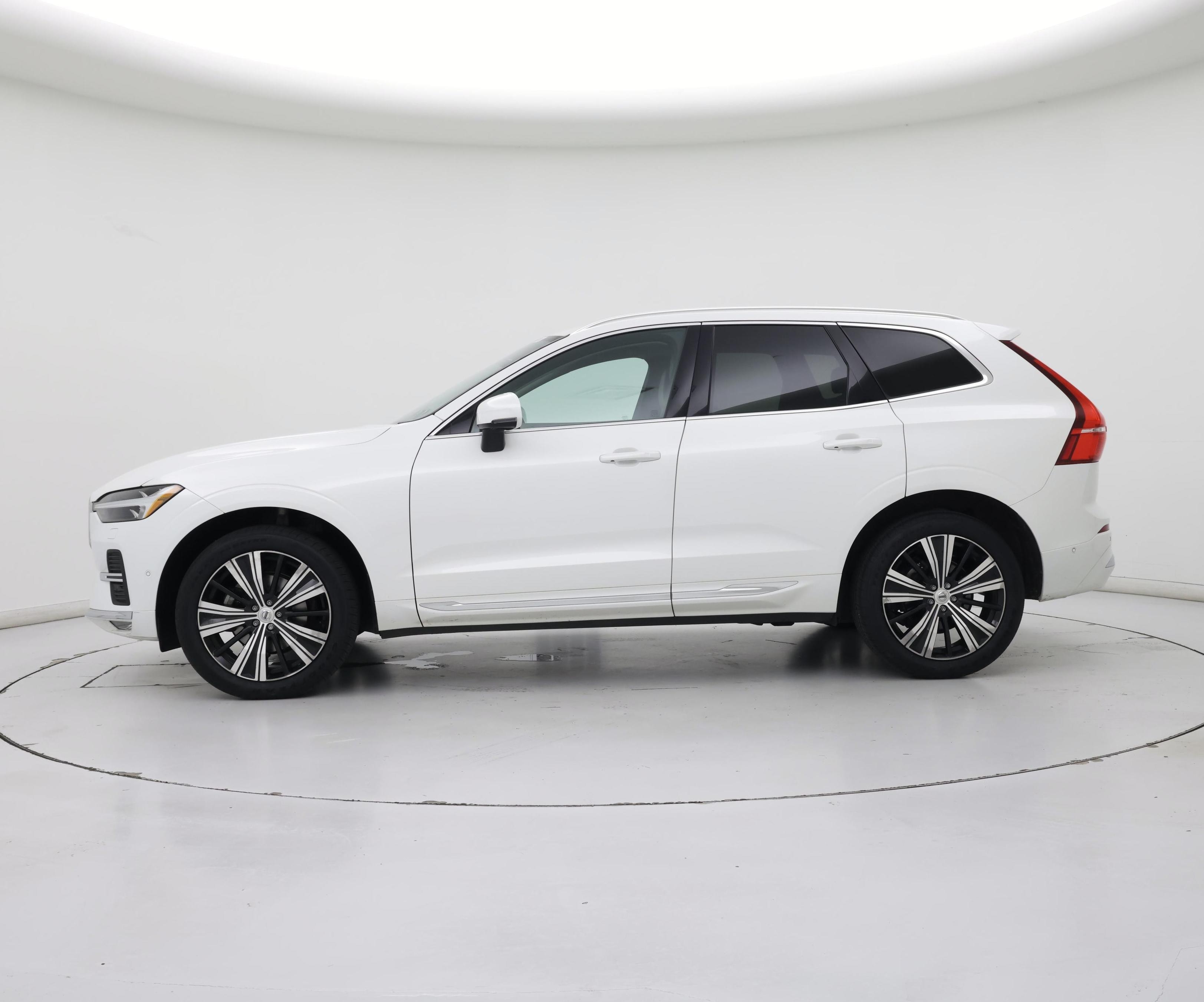 Thumbnail: 2023 Volvo XC60 - 3
