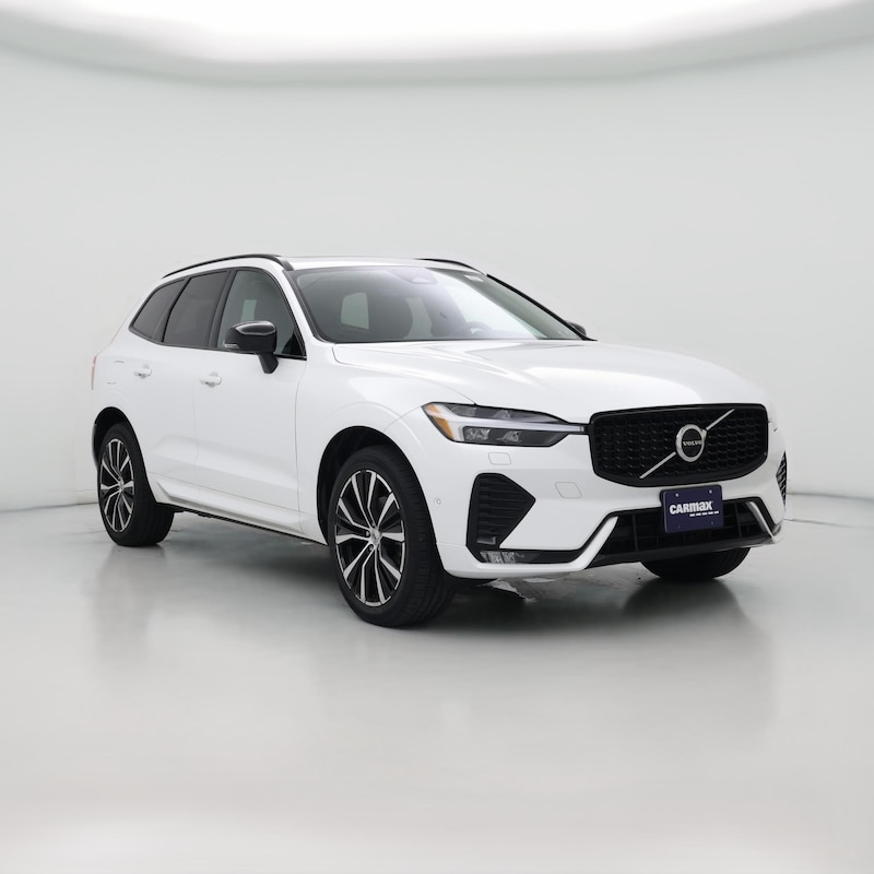 2023 Volvo XC60 B5 Plus Dark Theme