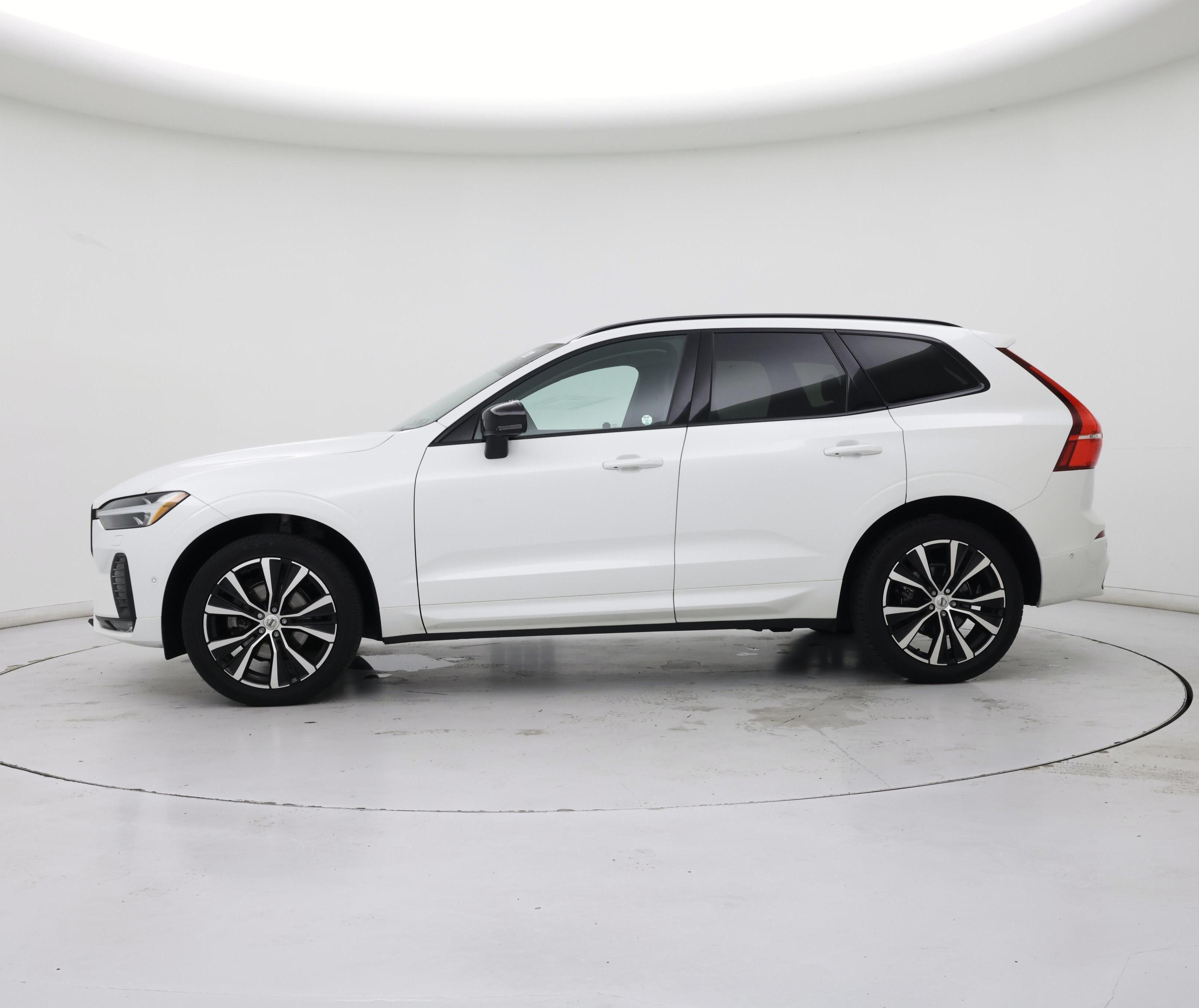 Thumbnail: 2023 Volvo XC60 - 3