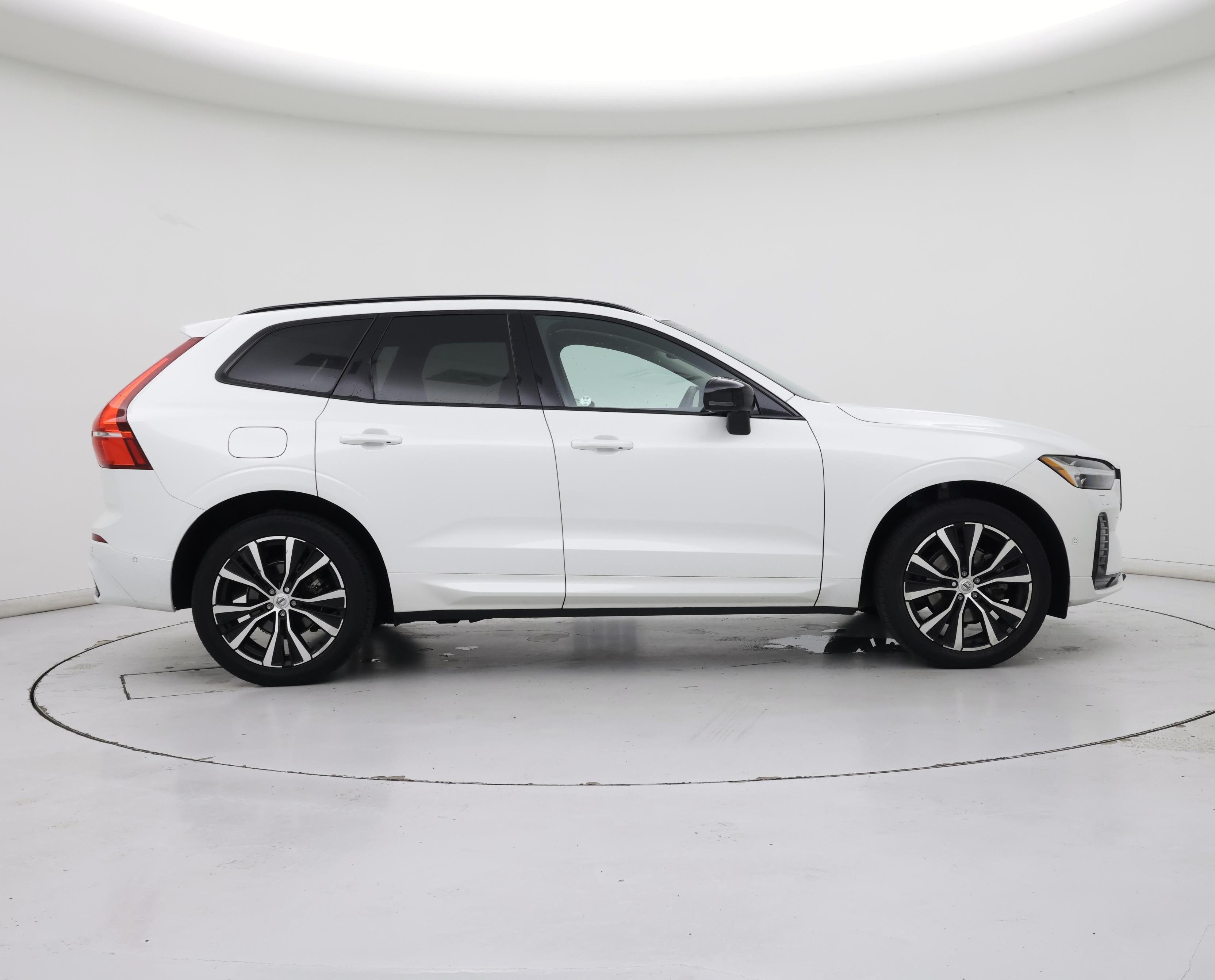 Thumbnail: 2023 Volvo XC60 - 7