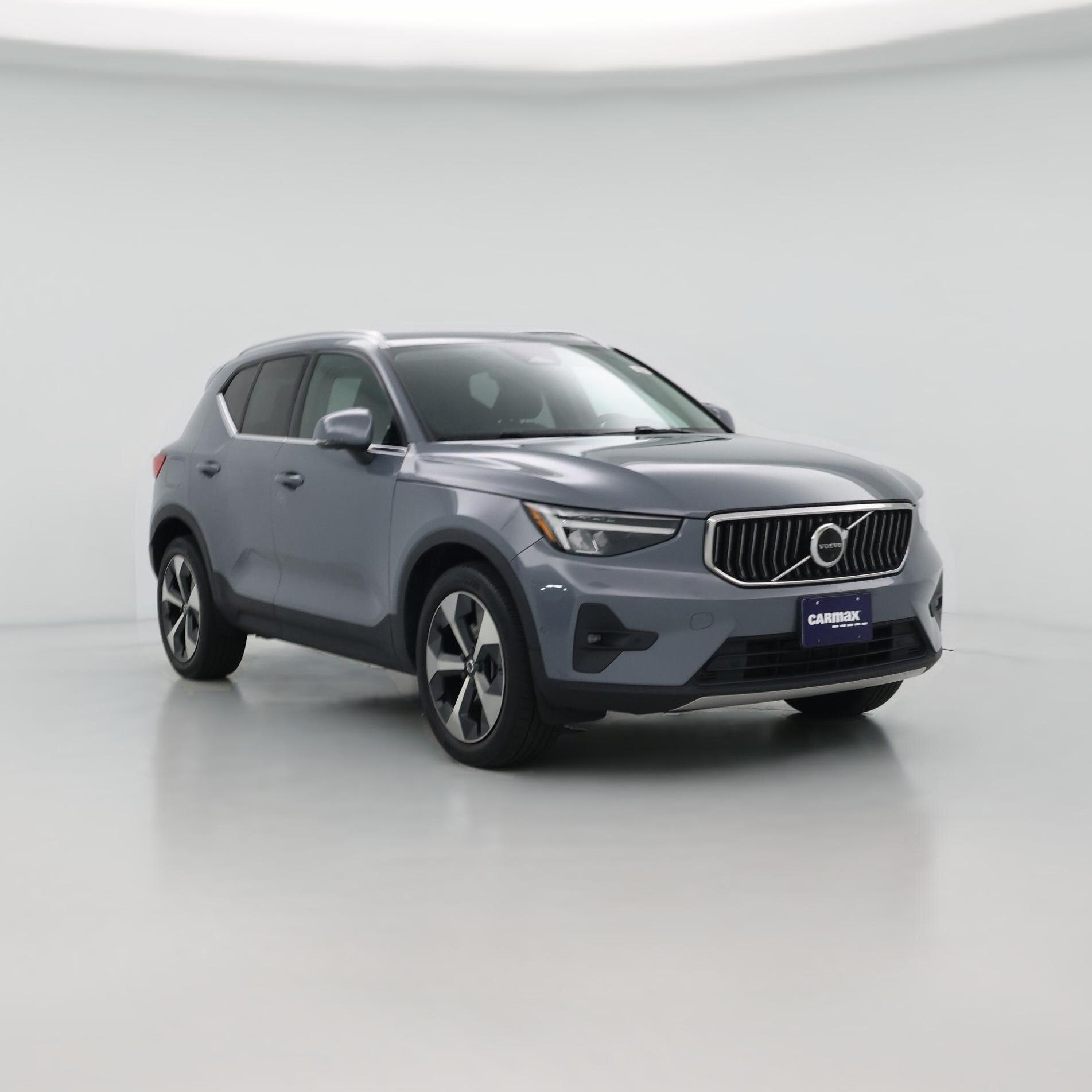Thumbnail: 2023 Volvo XC40 - 1