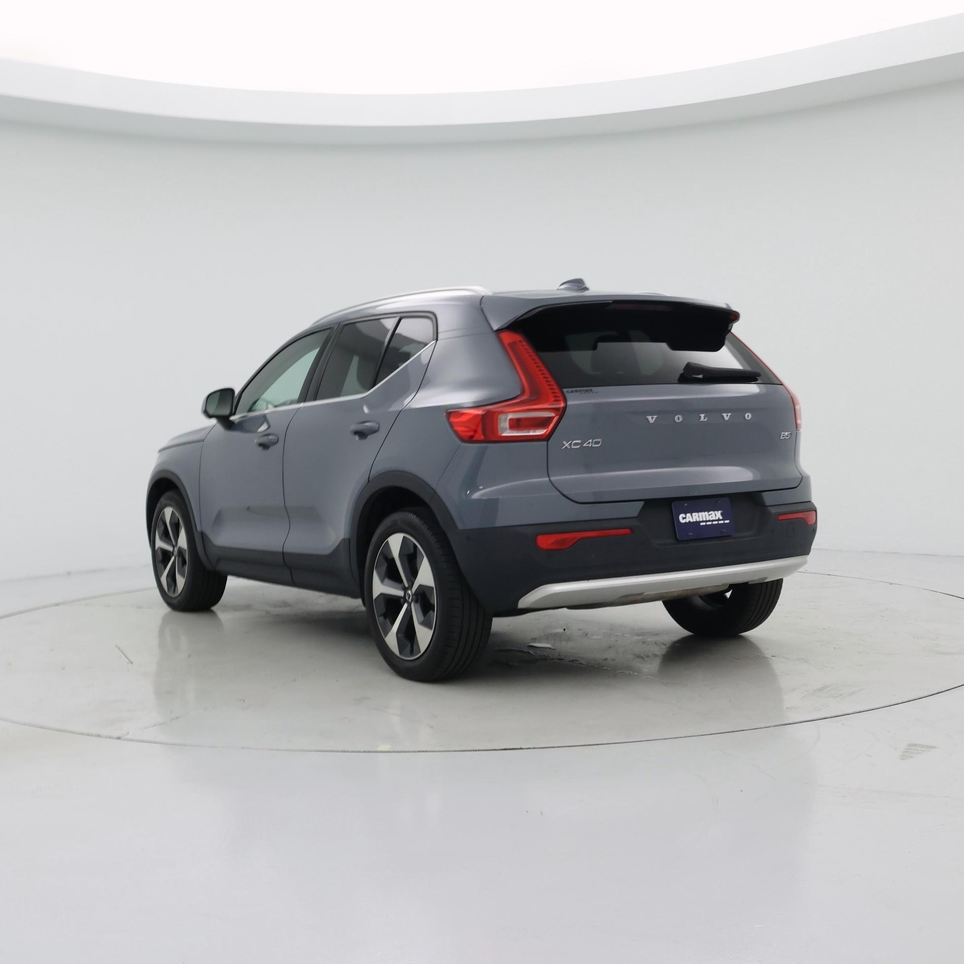 Thumbnail: 2023 Volvo XC40 - 2