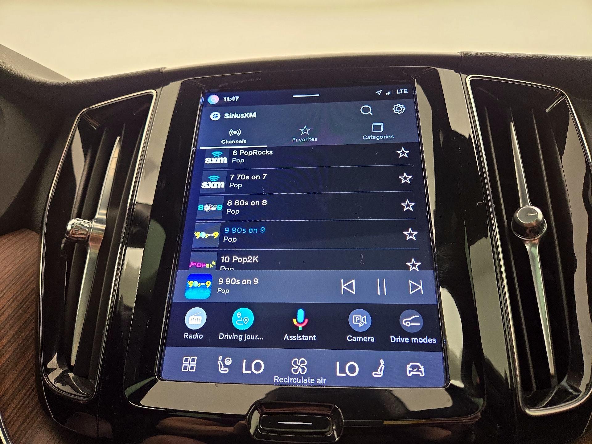 Thumbnail: 2023 Volvo XC60 - 16