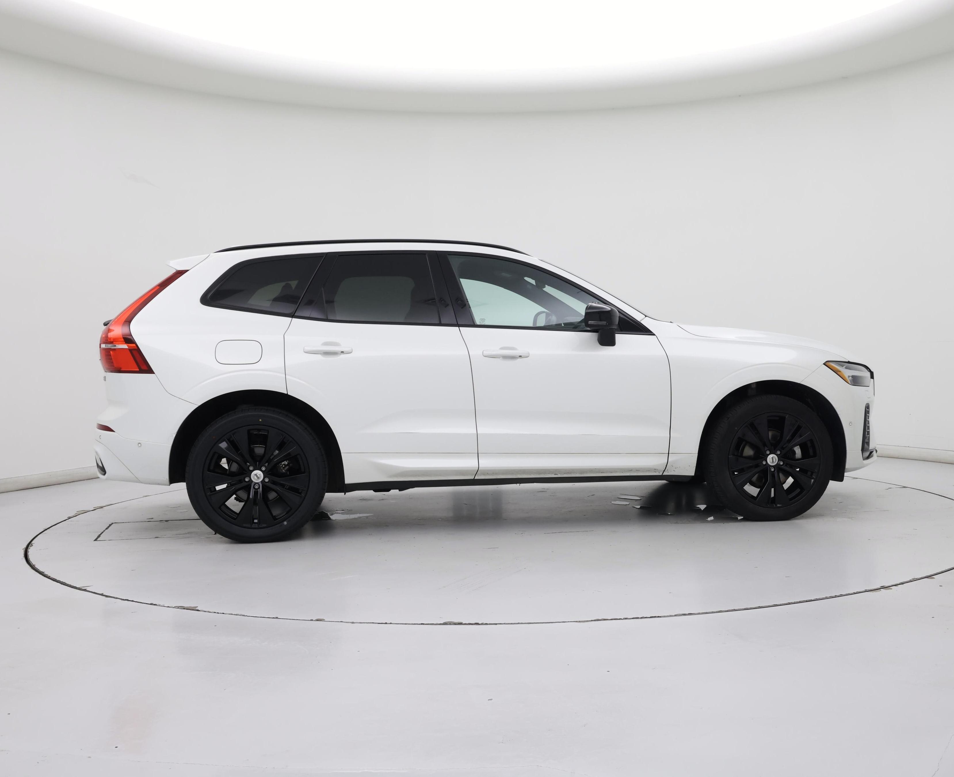 Thumbnail: 2023 Volvo XC60 - 7